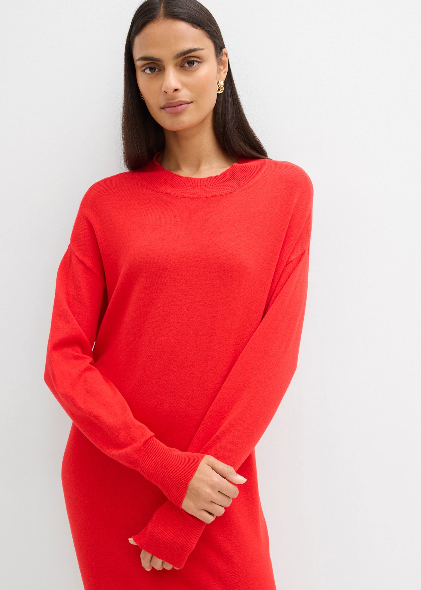 Rochie midi lejeră din amestec de viscoză • roșu-căpșună • magazin bonprix