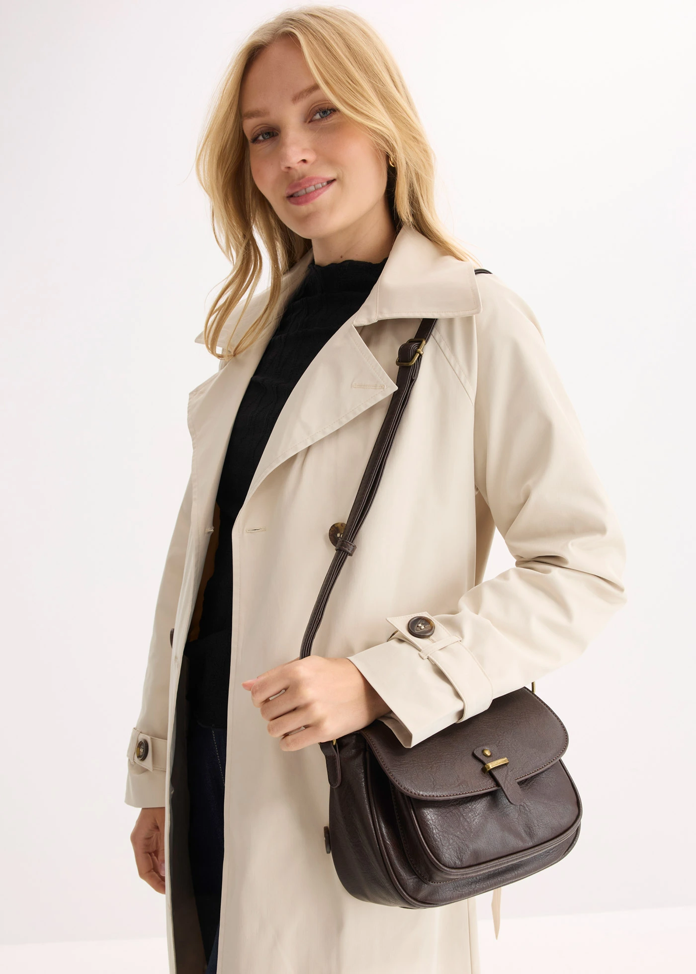 Petit sac à bandoulière avec boucle • marron • Boutique bonprix