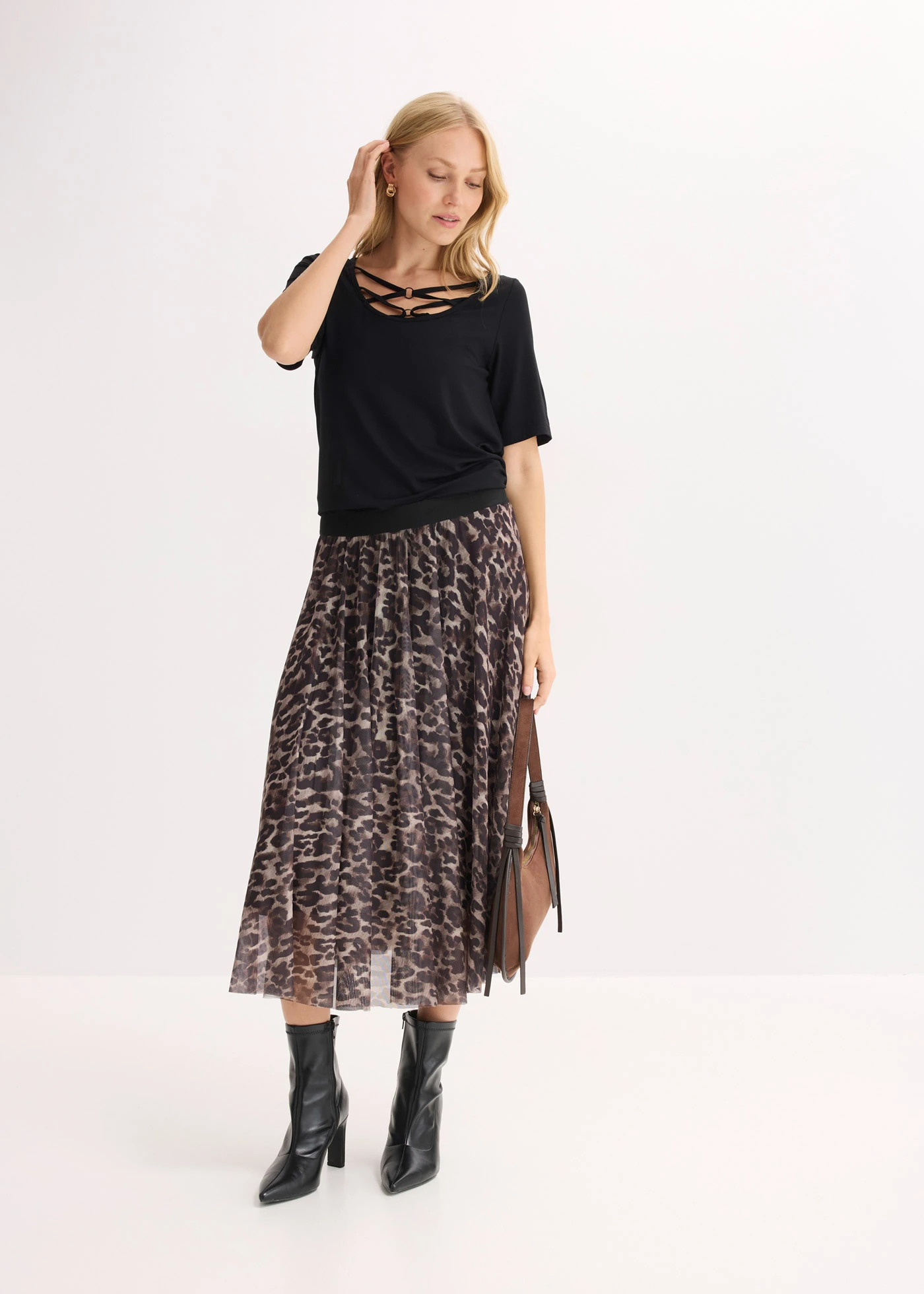 Shirt met gekruiste bandjes • zwart • bonprix online shop