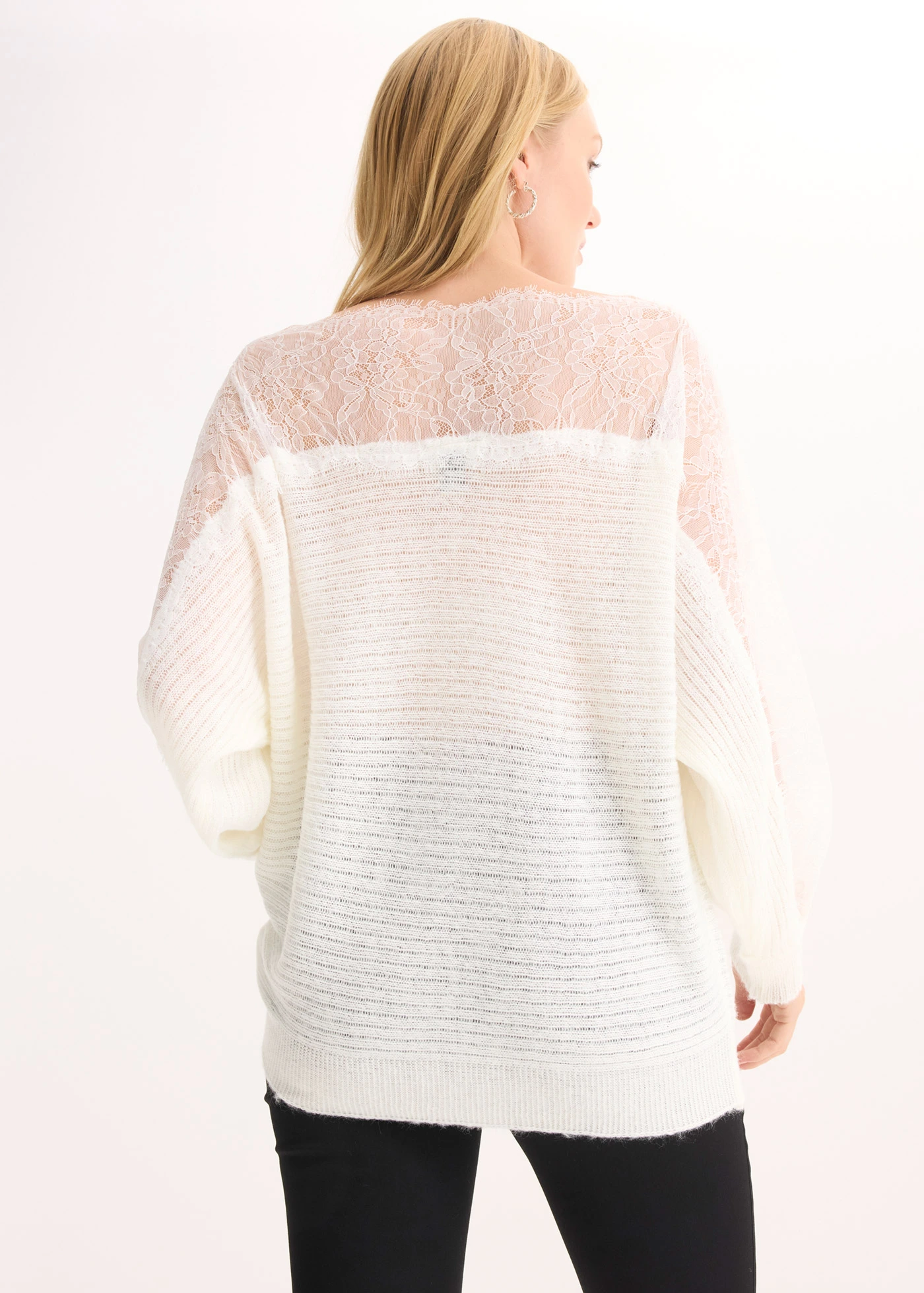 Pull estival avec dentelle • blanc cassé • Boutique bonprix