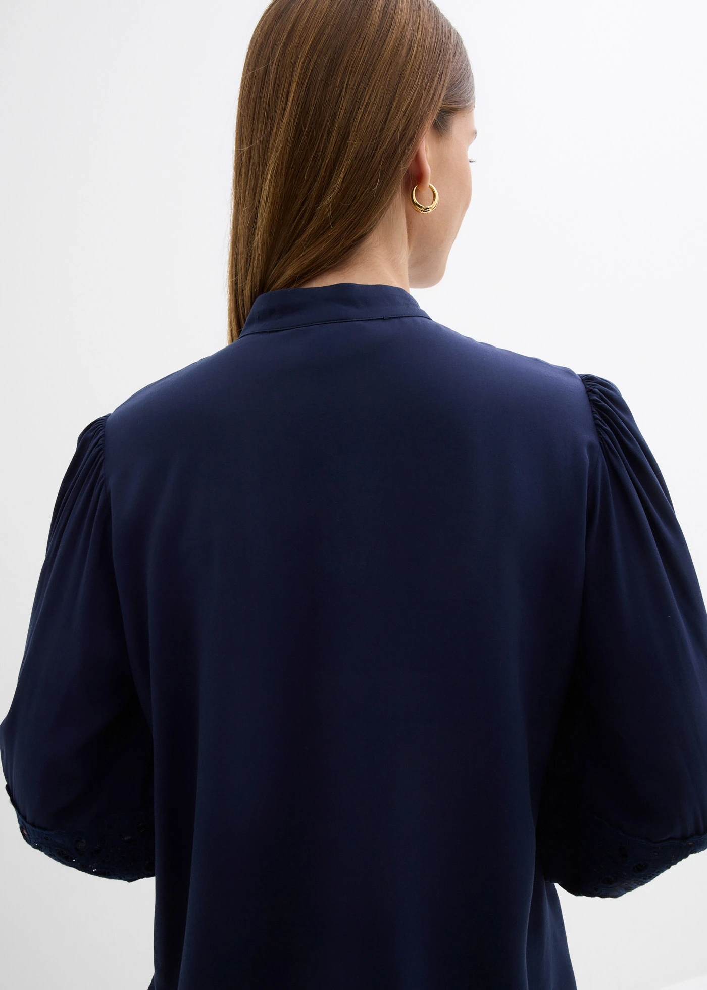 Blouse met kant van een soepele viscosemix • donkerblauw • bonprix online shop