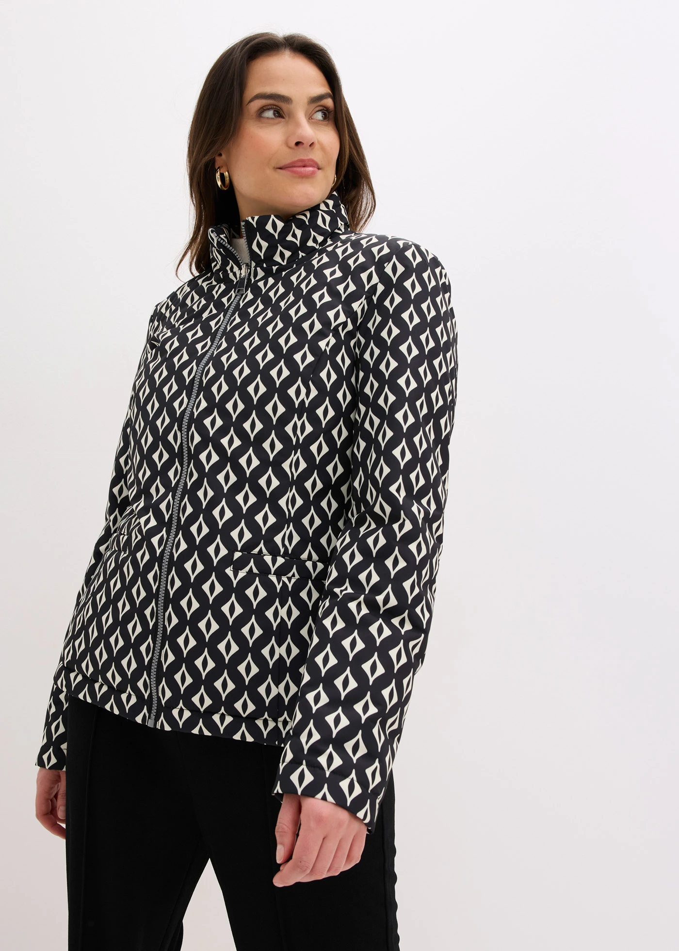 Lichte gewatteerde omkeerbare jas met print • zwart-wolwit met grafische print • bonprix online shop