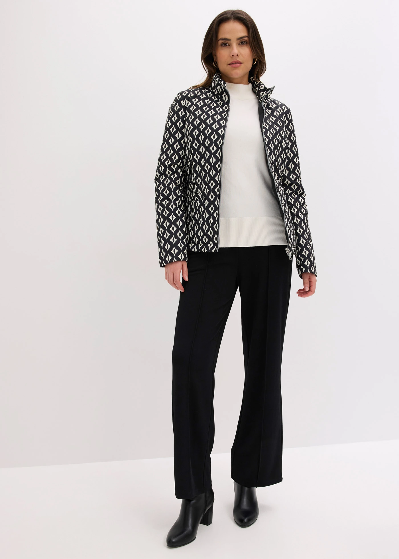 Veste réversible et légère à imprimé • noir-écru graphique • Boutique bonprix