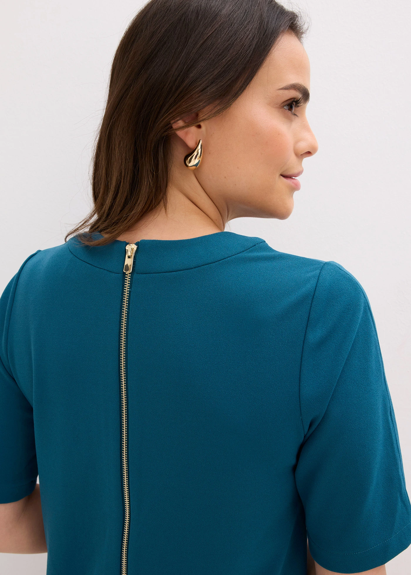 Robe fourreau élastiquée • pétrole • Boutique bonprix