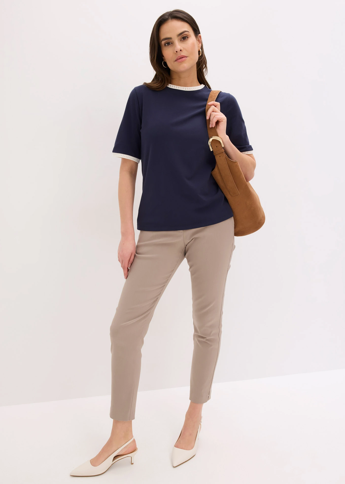 Bluză cu margine din dantelă • bleumarin/ecru • magazin bonprix