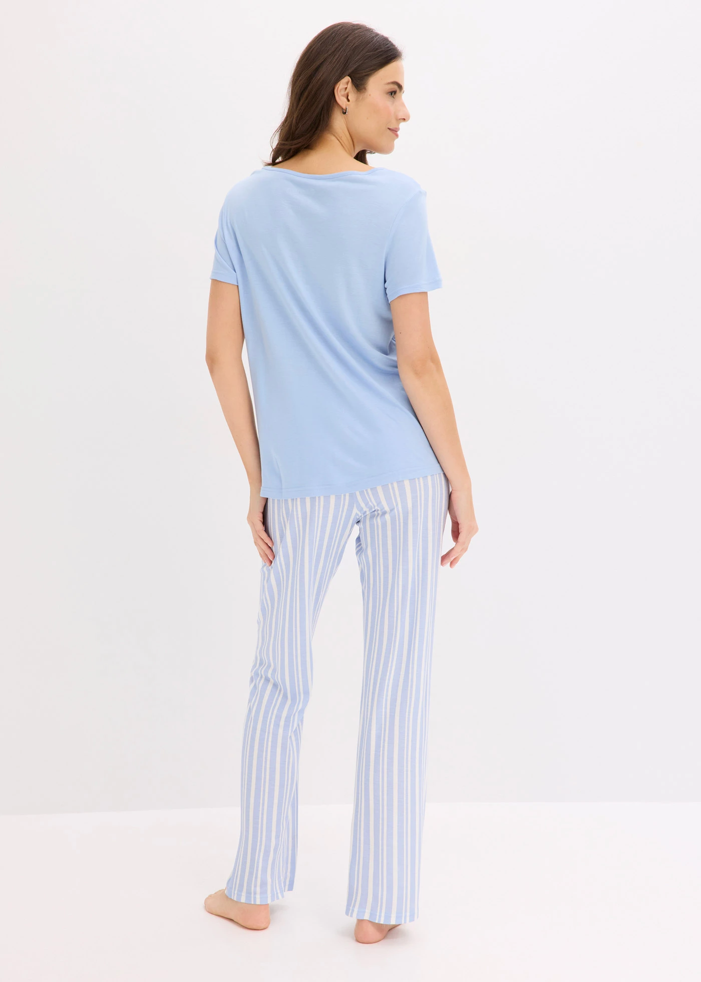 Pyjama van zachte viscose • parelblauw-wolwit gestreept • bonprix online shop