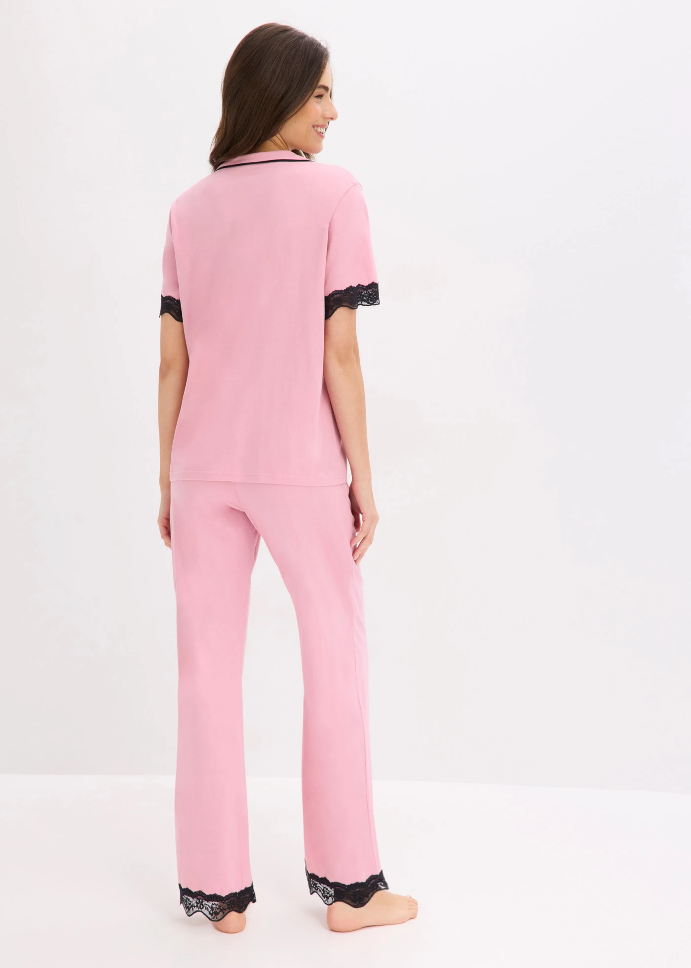 Pijama din material moale cu viscoză, cu fentă cu nasturi • violet-orhidee fumuriu • magazin bonprix