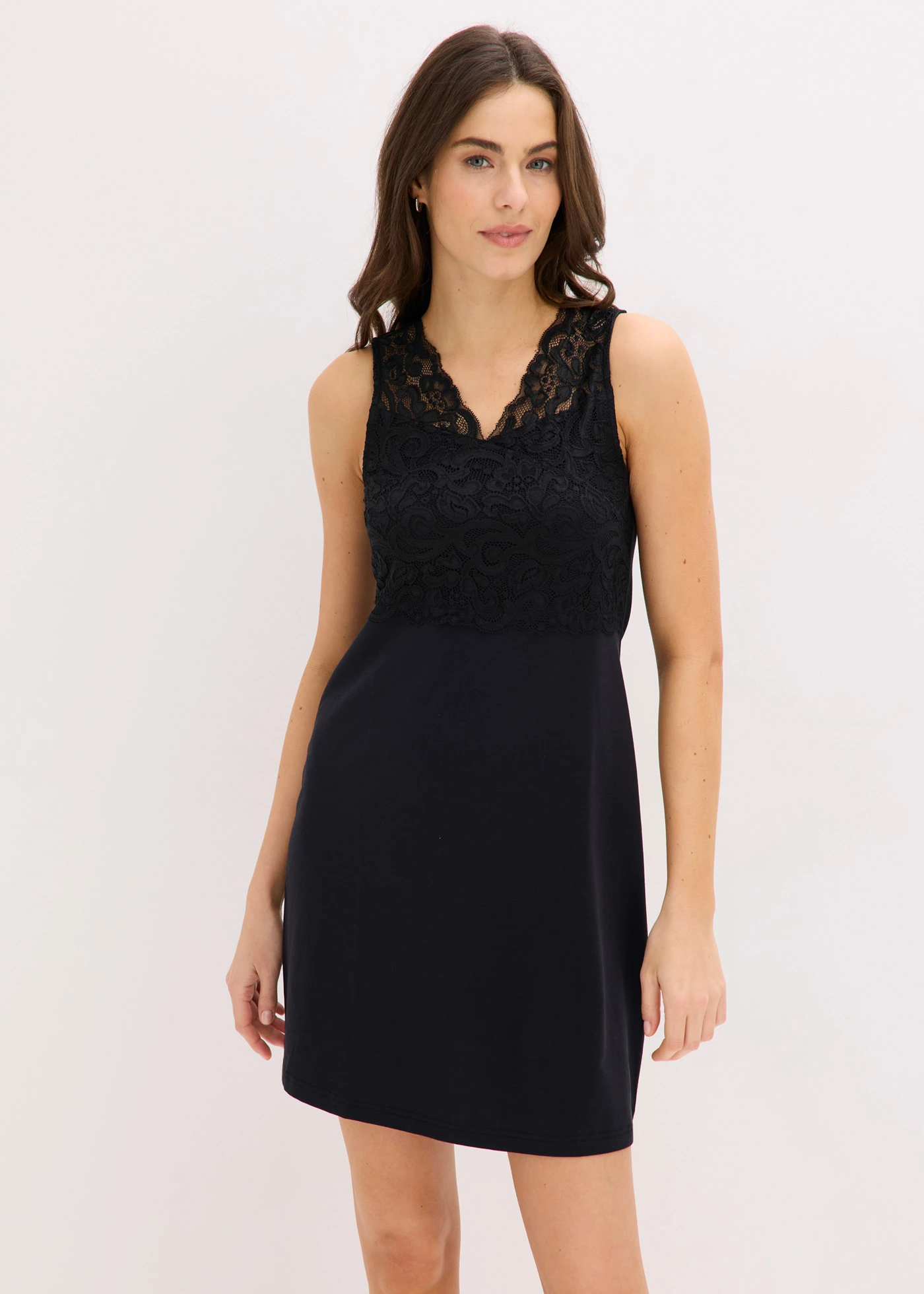 Nachtjapon met kant • zwart • bonprix online shop