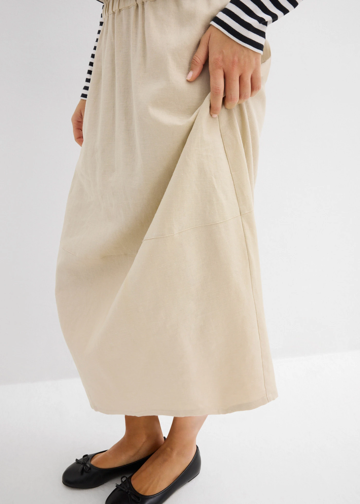 Jupe midi légère • sable clair • Boutique bonprix