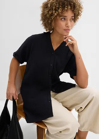 Chemisier long, oversize et doux en gaze de coton • noir • Boutique bonprix