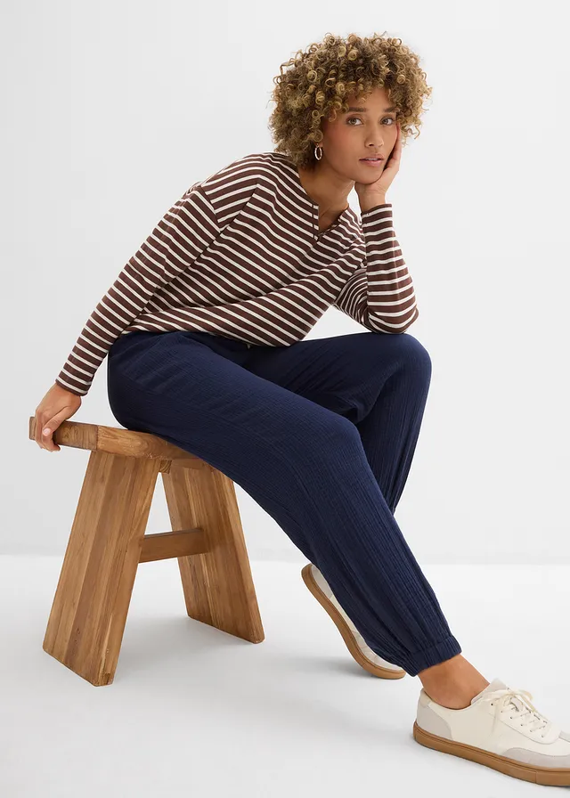 Mousseline broek met gesmokte band • donkerblauw • product-page.page-title-suffix