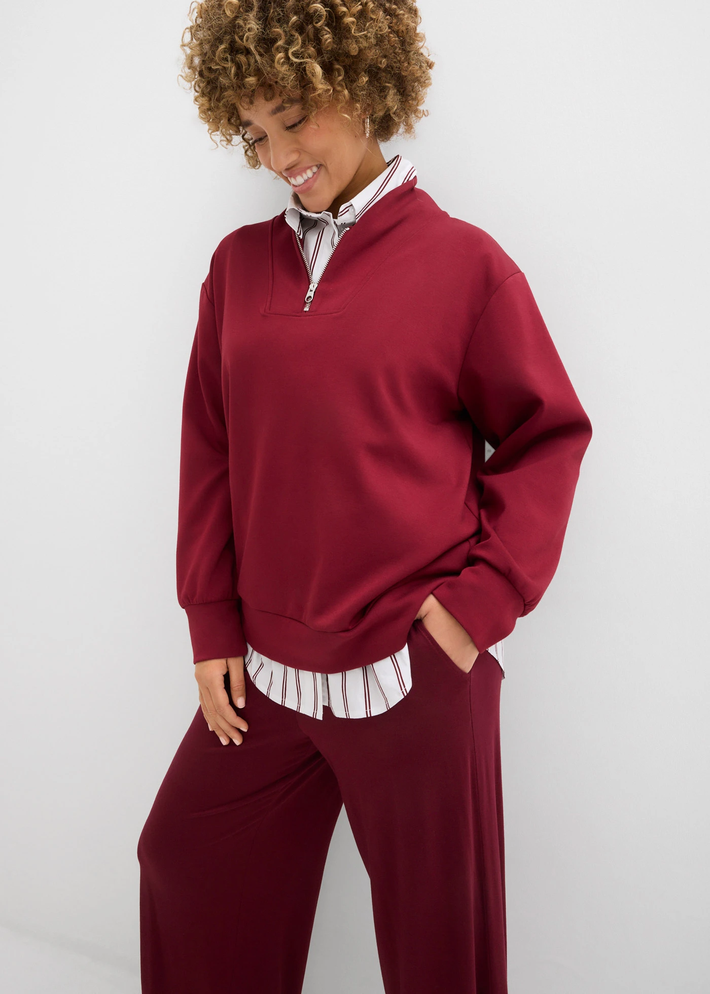 Pantalon fluide en jersey viscose, longueur 7/8 • rouge érable • Boutique bonprix