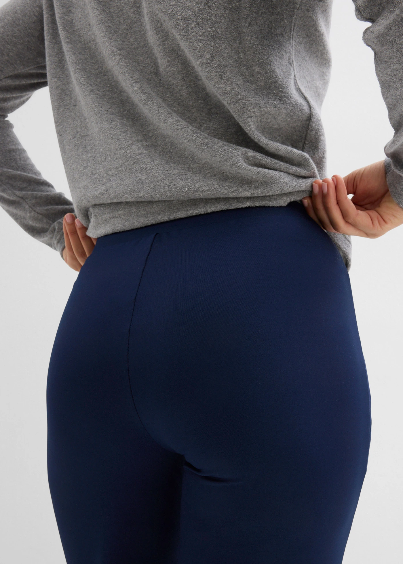 Allround sportlegging met ritszakken • donkerblauw • bonprix online shop