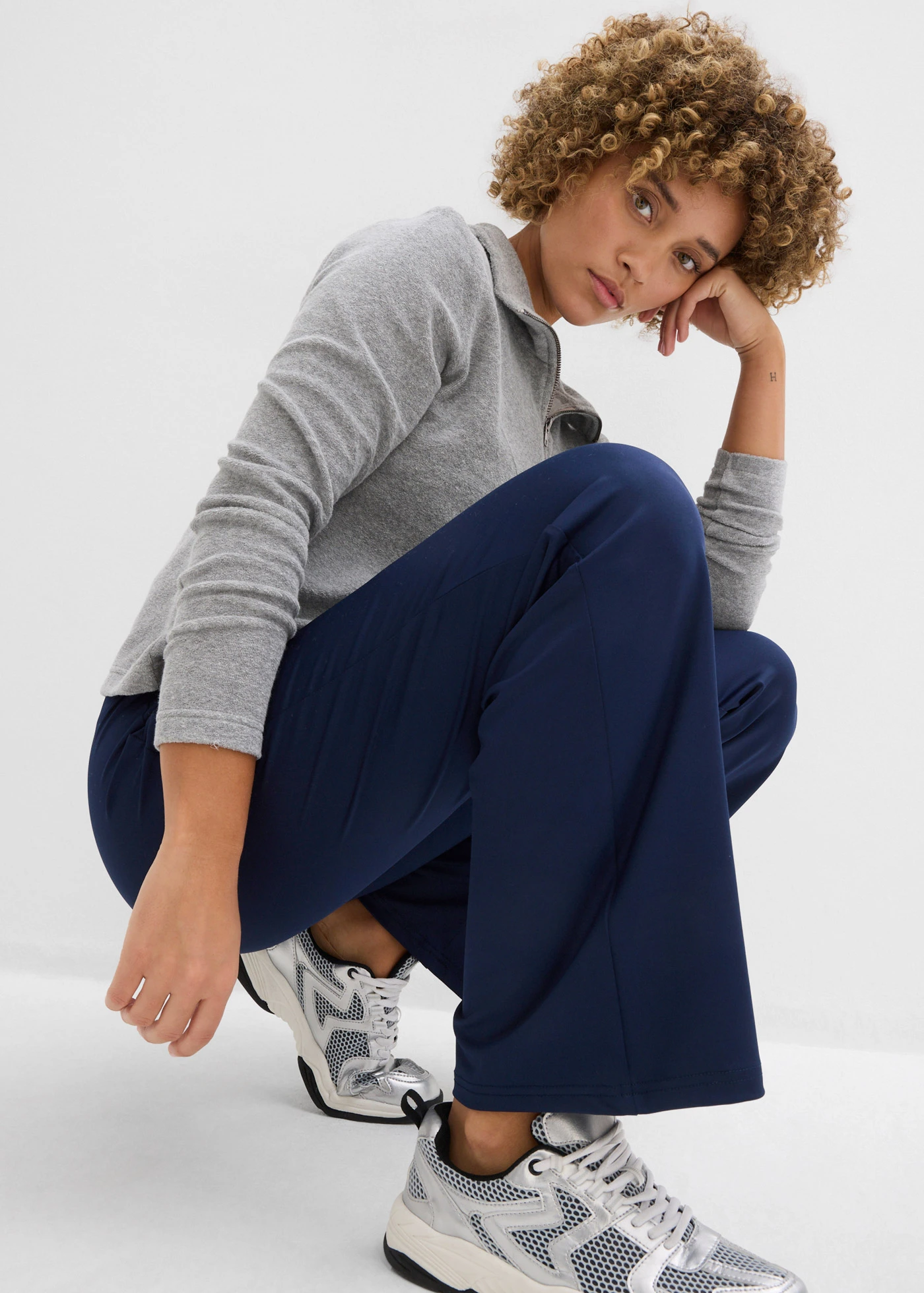 Allround sportlegging met ritszakken • donkerblauw • bonprix online shop