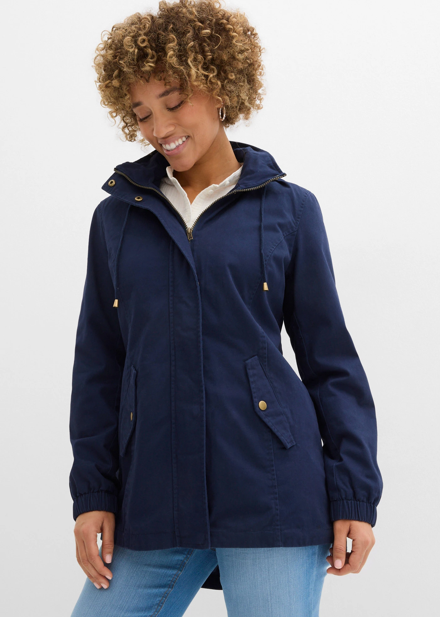 Katoenen tussenparka met gedessineerde capuchon • donkerblauw • bonprix online shop