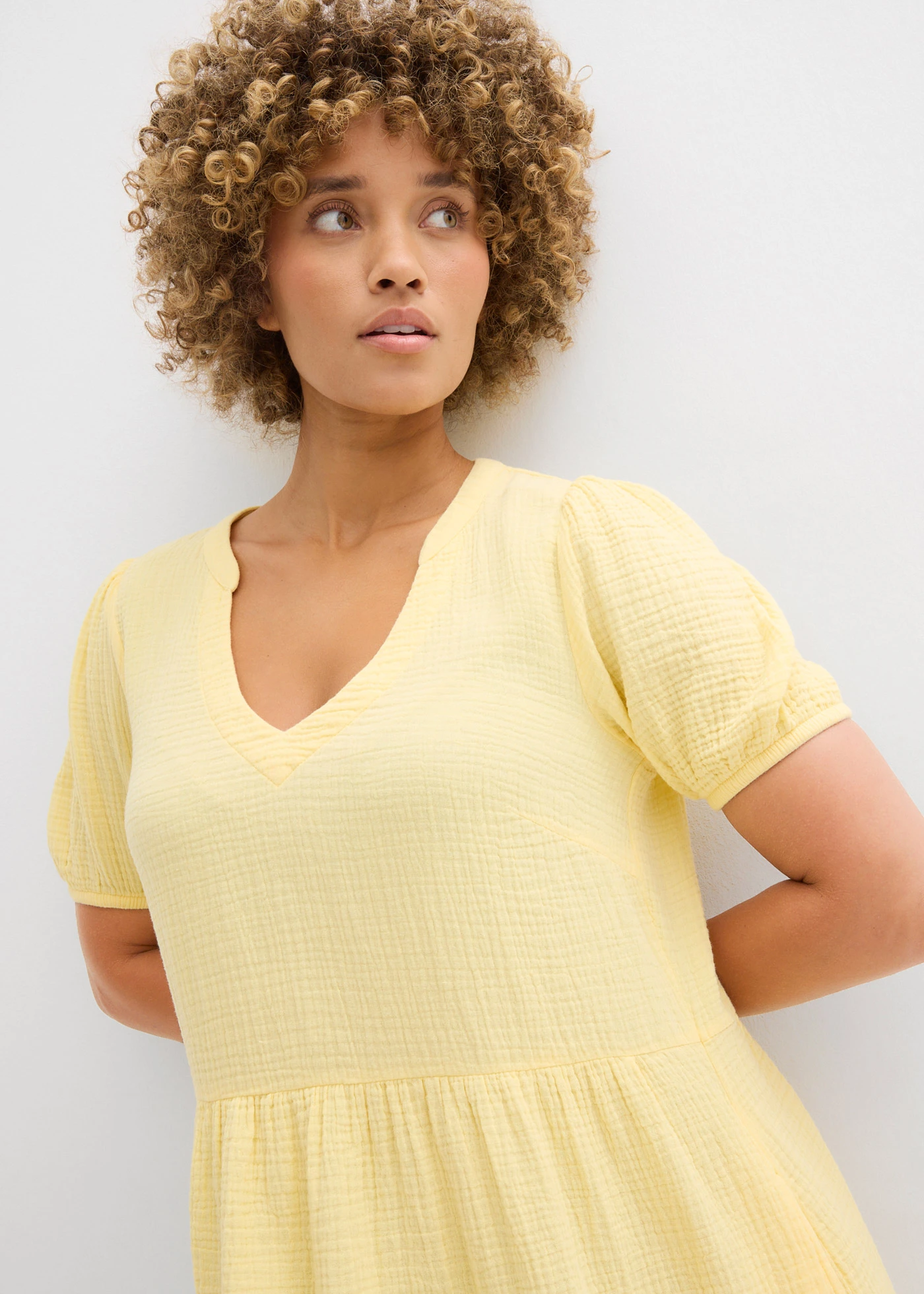 Oversized katoenen jurk van mousseline • lichtgeel • bonprix online shop