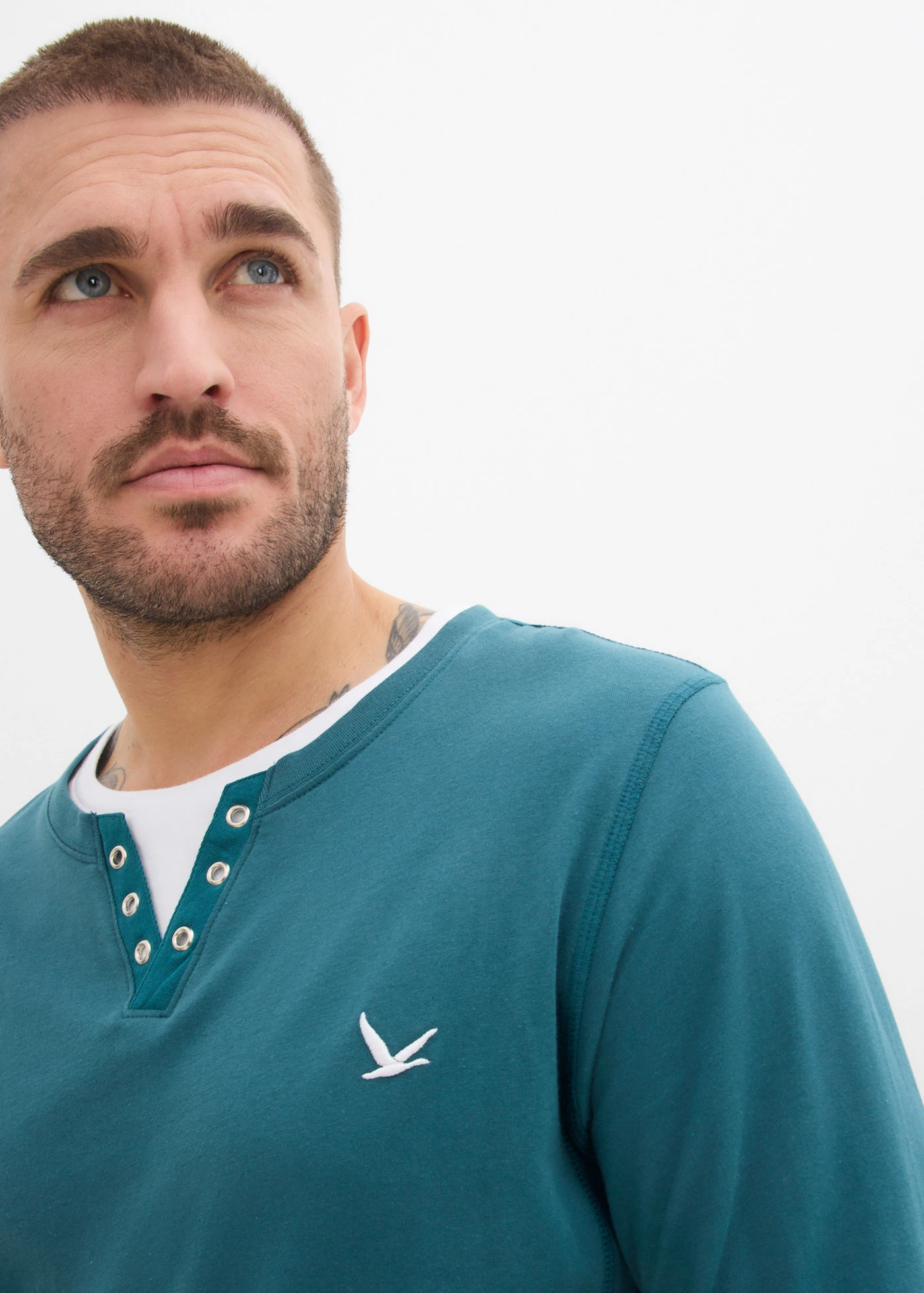 Lot de 2 T-shirts manches longues, style 2en1 • vert poivre + bleu foncé • Boutique bonprix