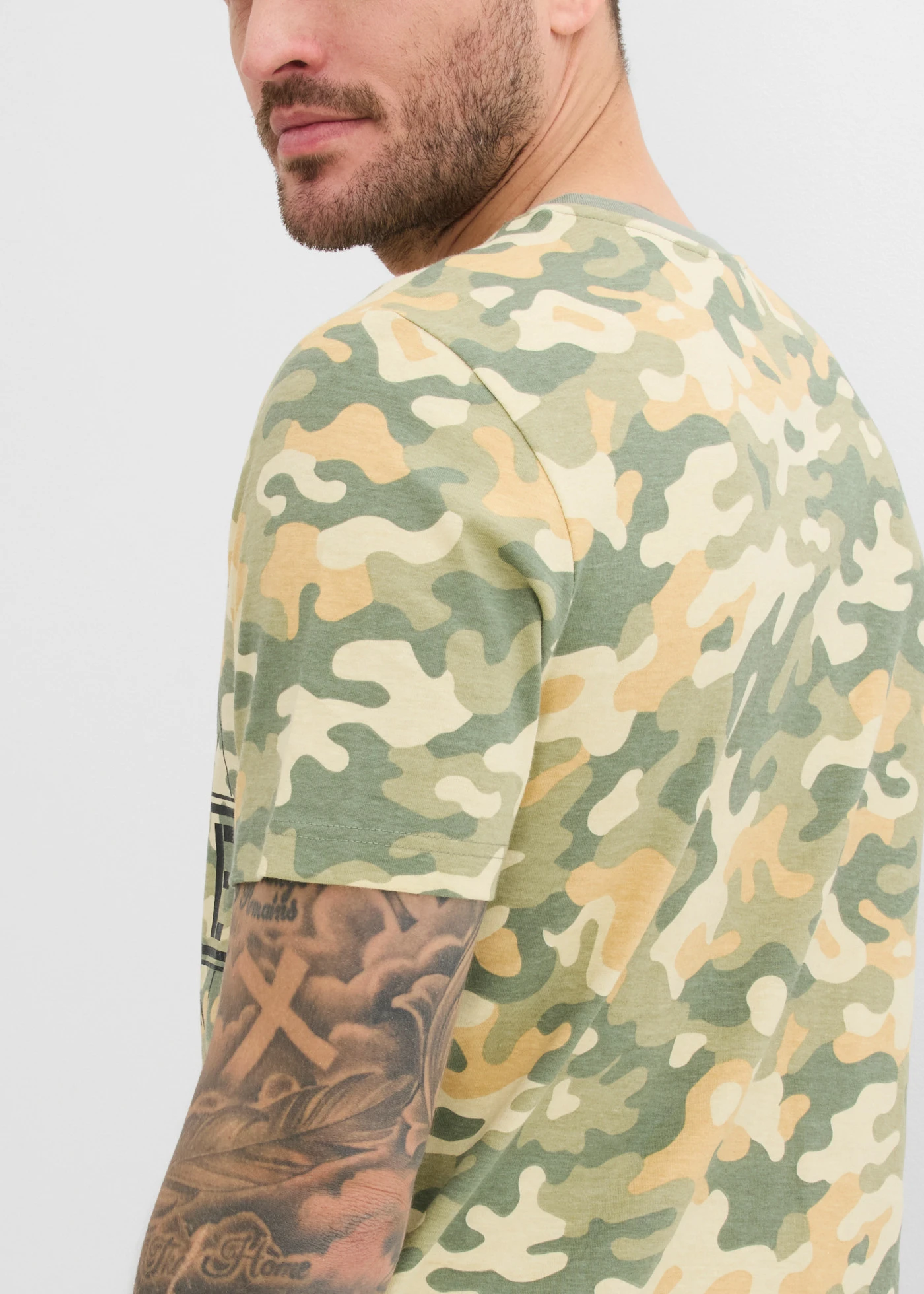 Póló tiszta bio-pamutból, Slim Fit • terepszín • bonprix áruház