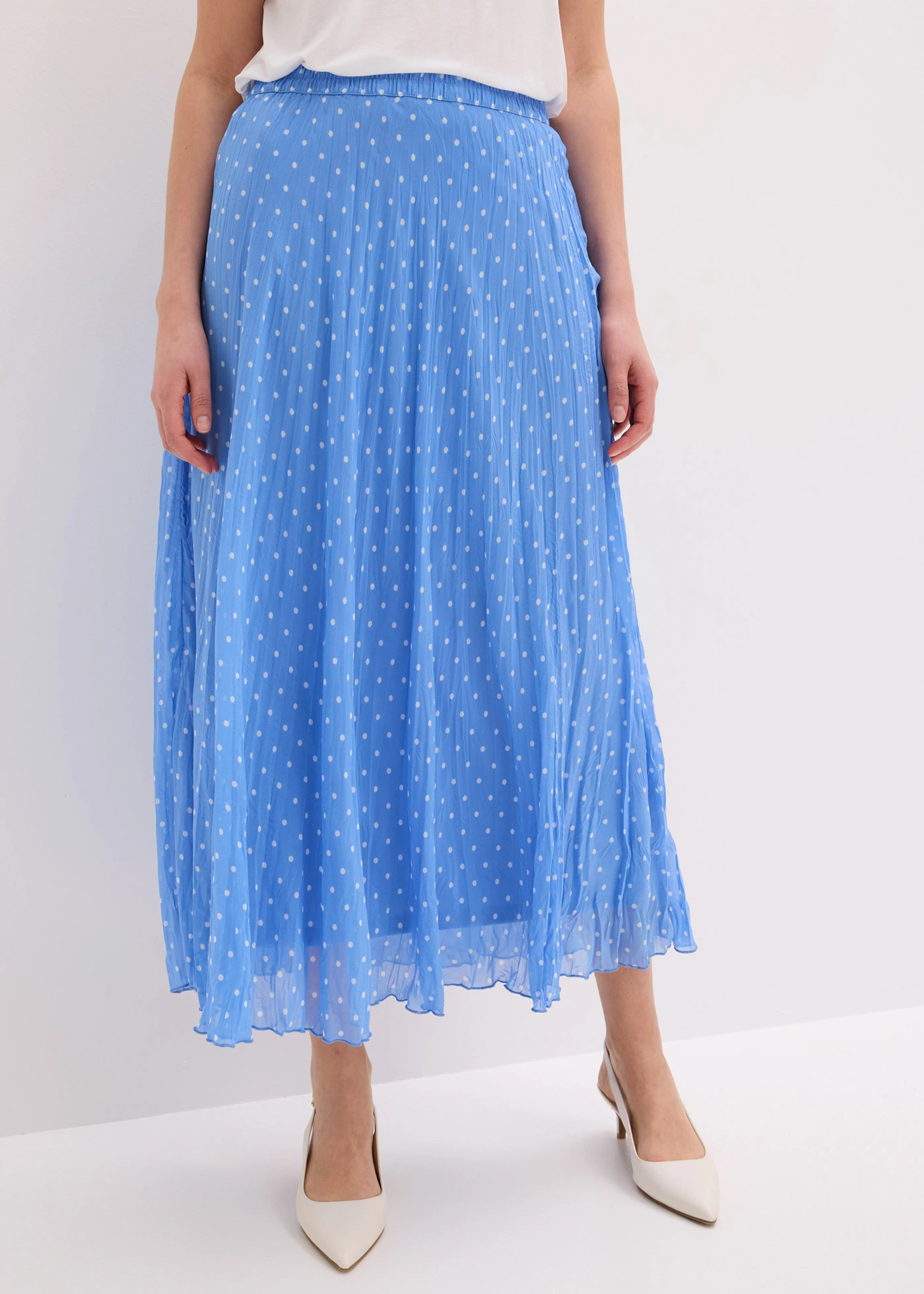 Jupe en mousseline effet froissé • bleu moyen pois blanc • Boutique bonprix