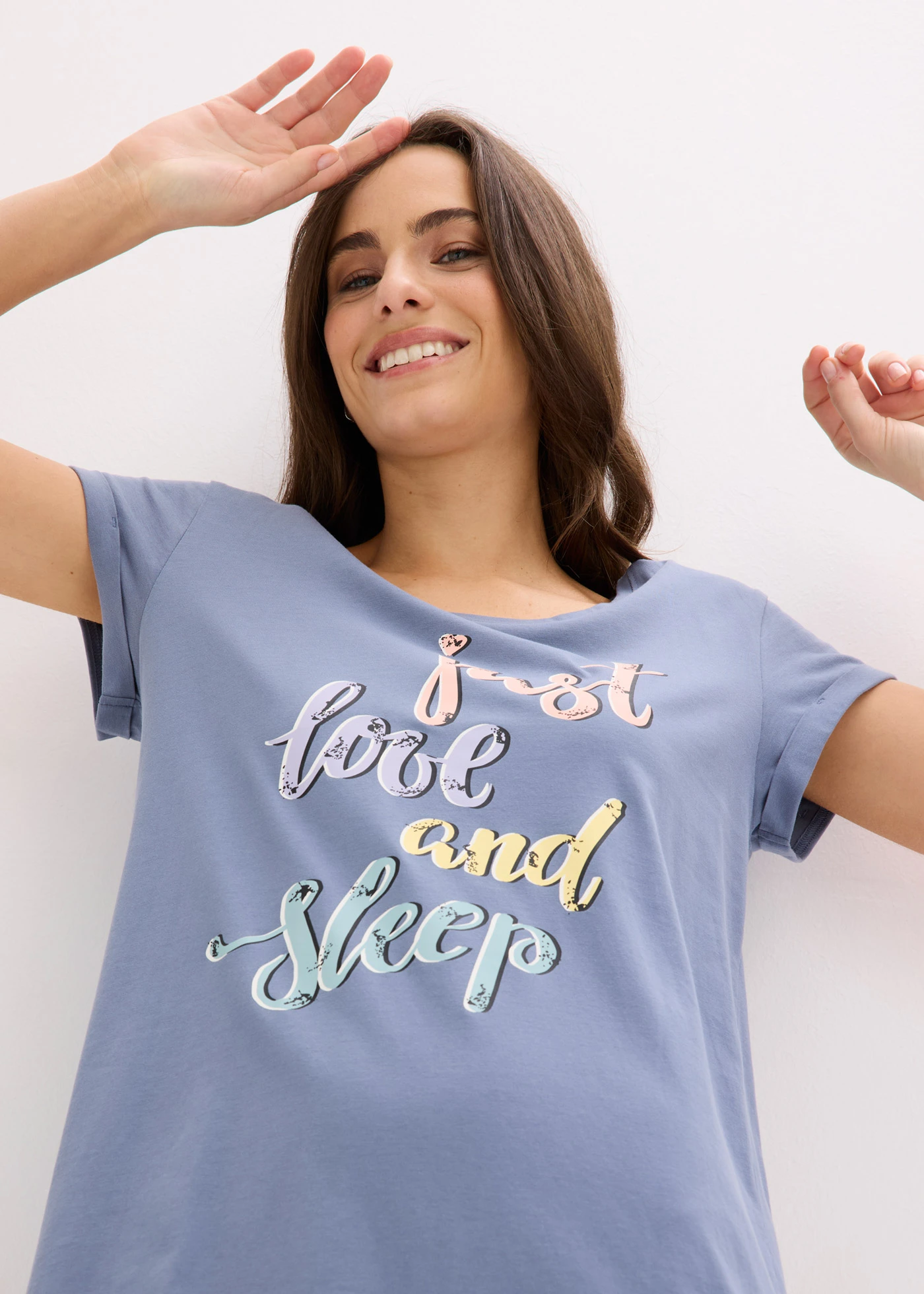 Chemise de nuit courte • bleu fumé imprimé • Boutique bonprix