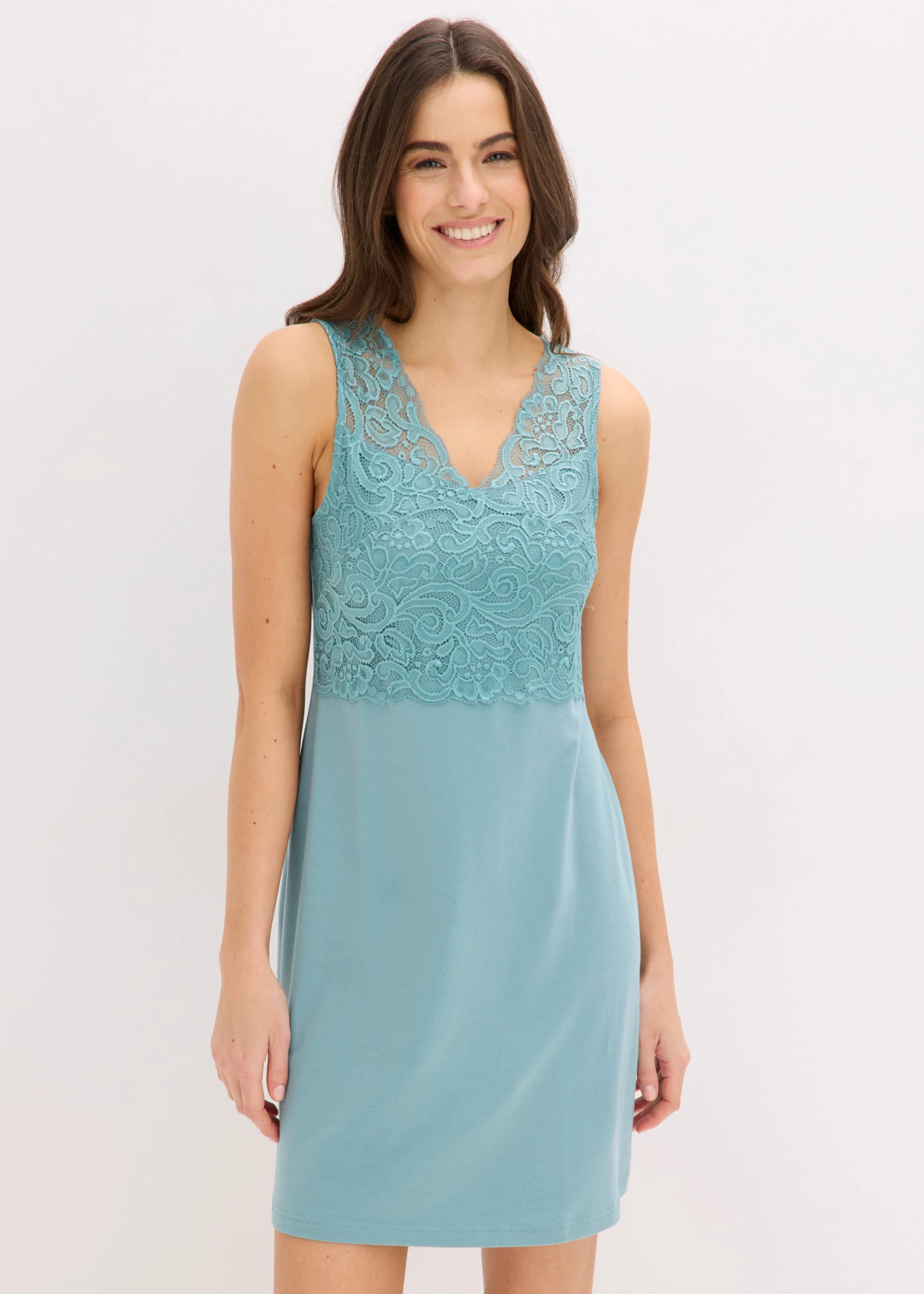 Cămașă de noapte cu inserție de dantelă • albastru mineral • magazin bonprix