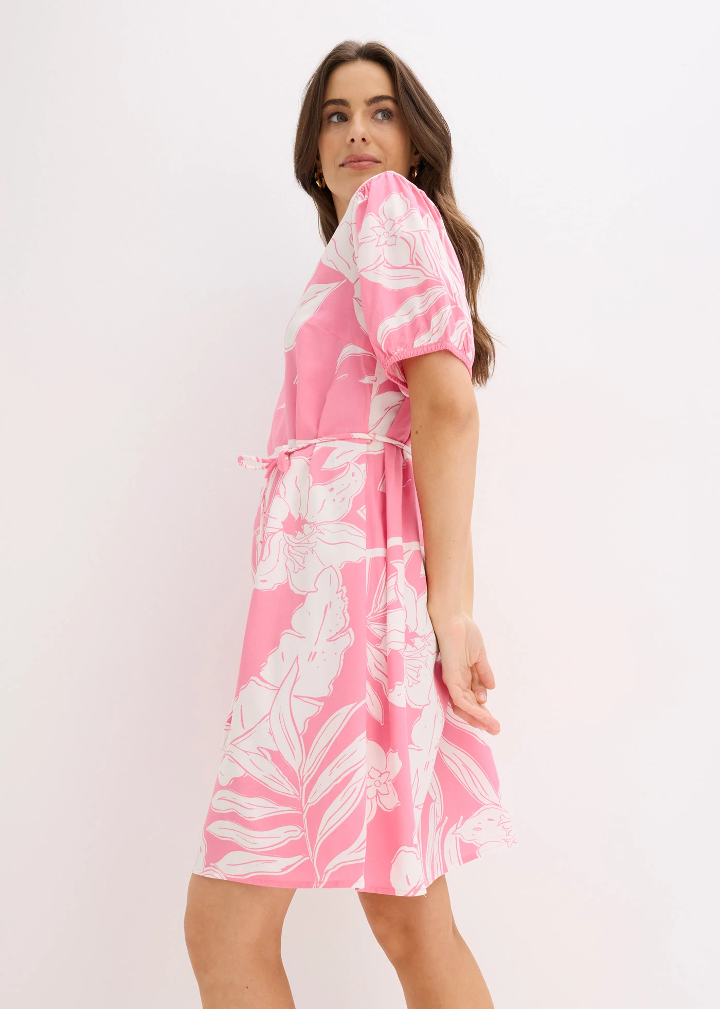 Robe-tunique en viscose fluide • rose vif floral • Boutique bonprix