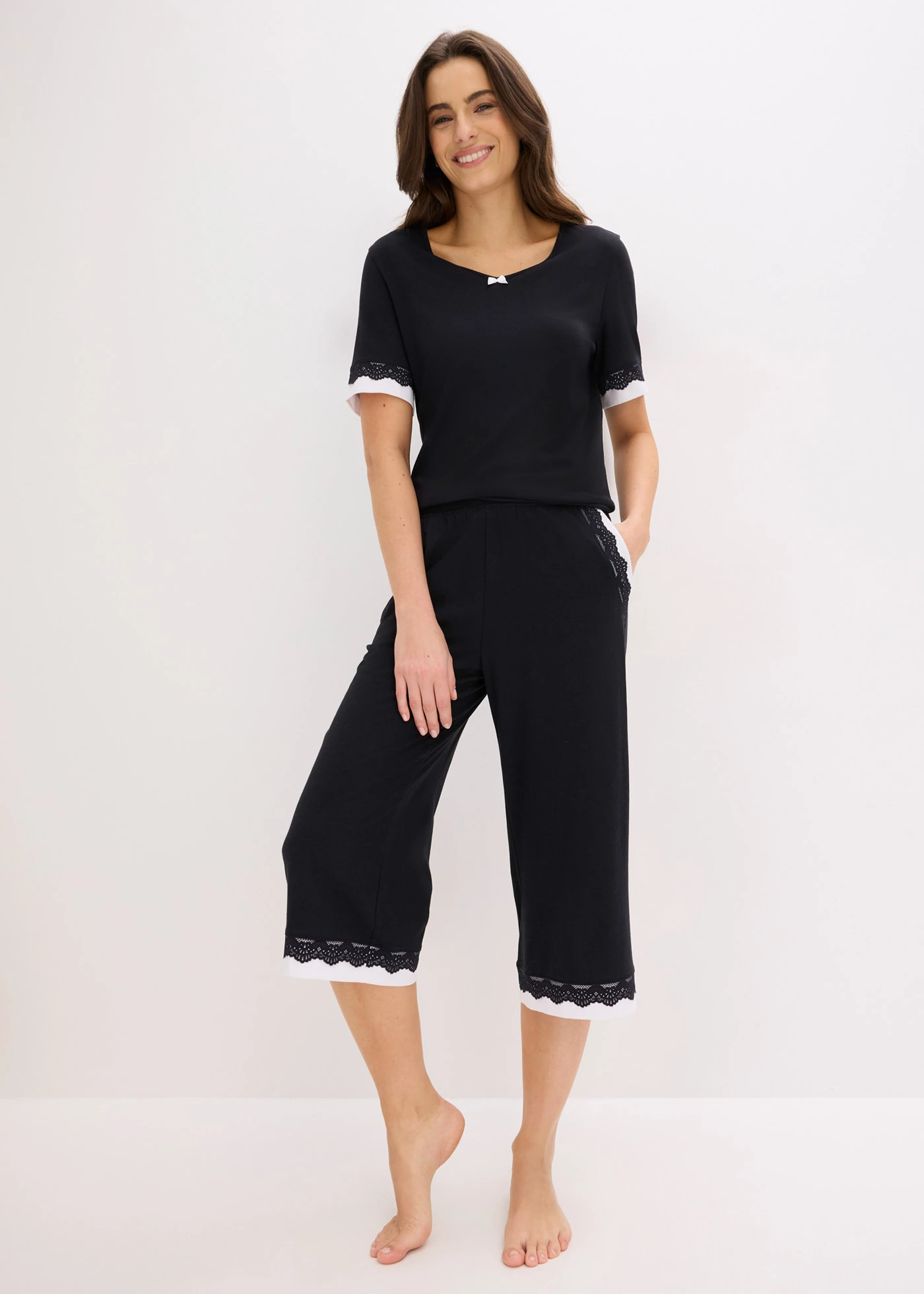 Pantalon de pyjama ample et doux, longueur 3/4 • noir/blanc • Boutique bonprix