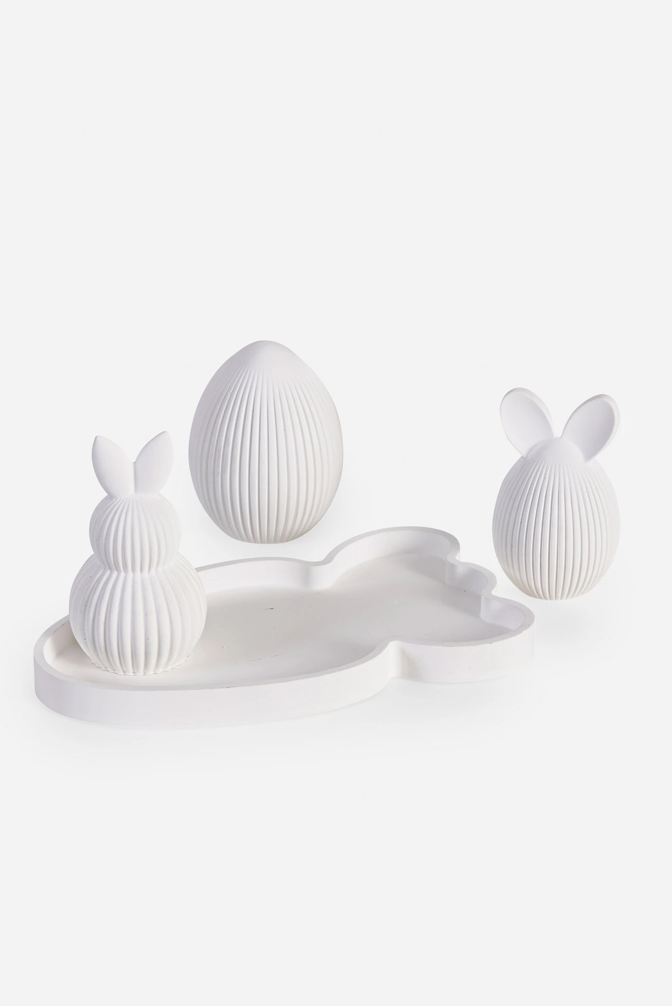 Déco lapins et œuf sur un plateau (ens. 4 pces) • blanc • Boutique bonprix