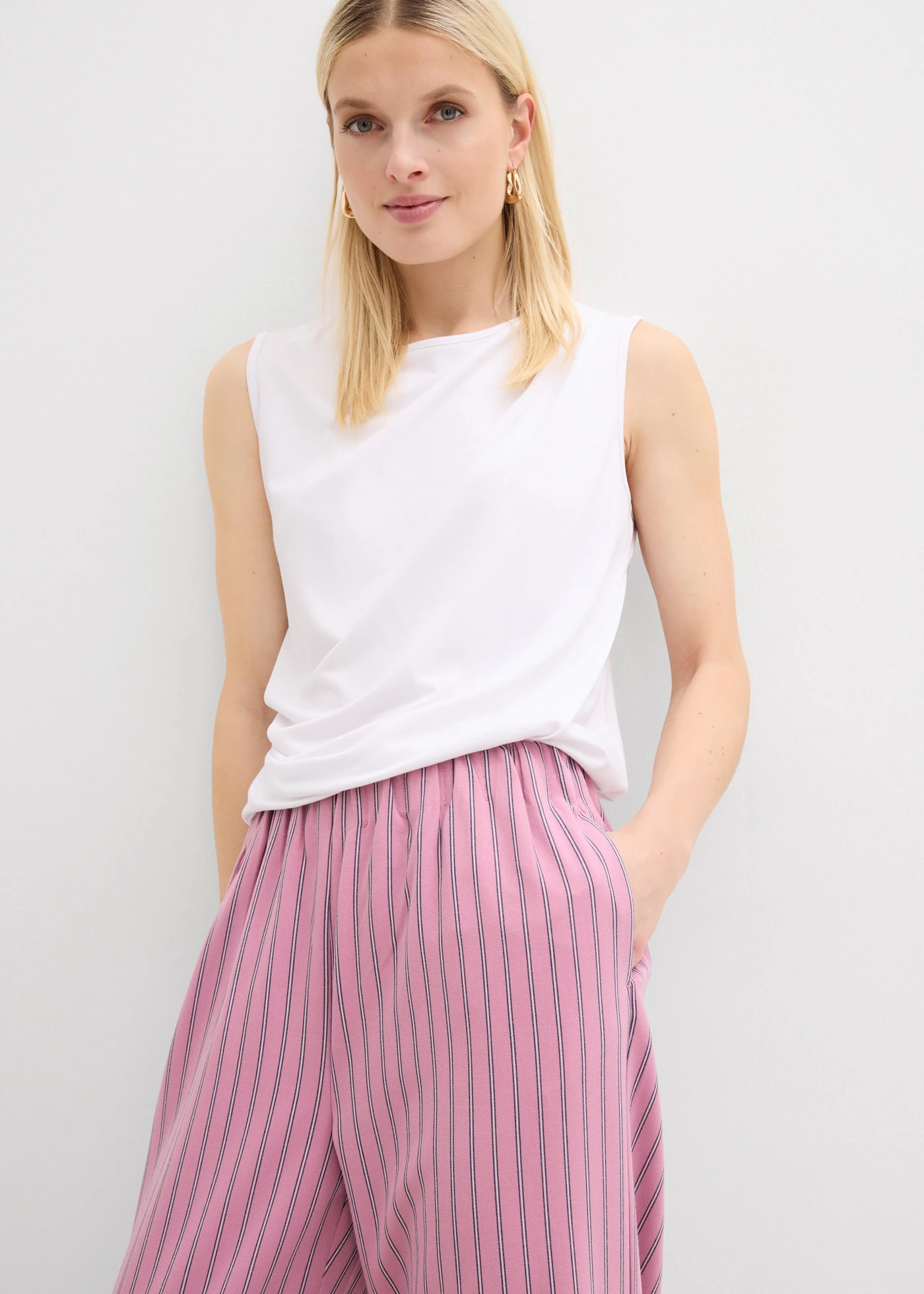 Instapbroek van soepele stof • mauve/wit/donkerblauw verticaal gestreept • bonprix online shop