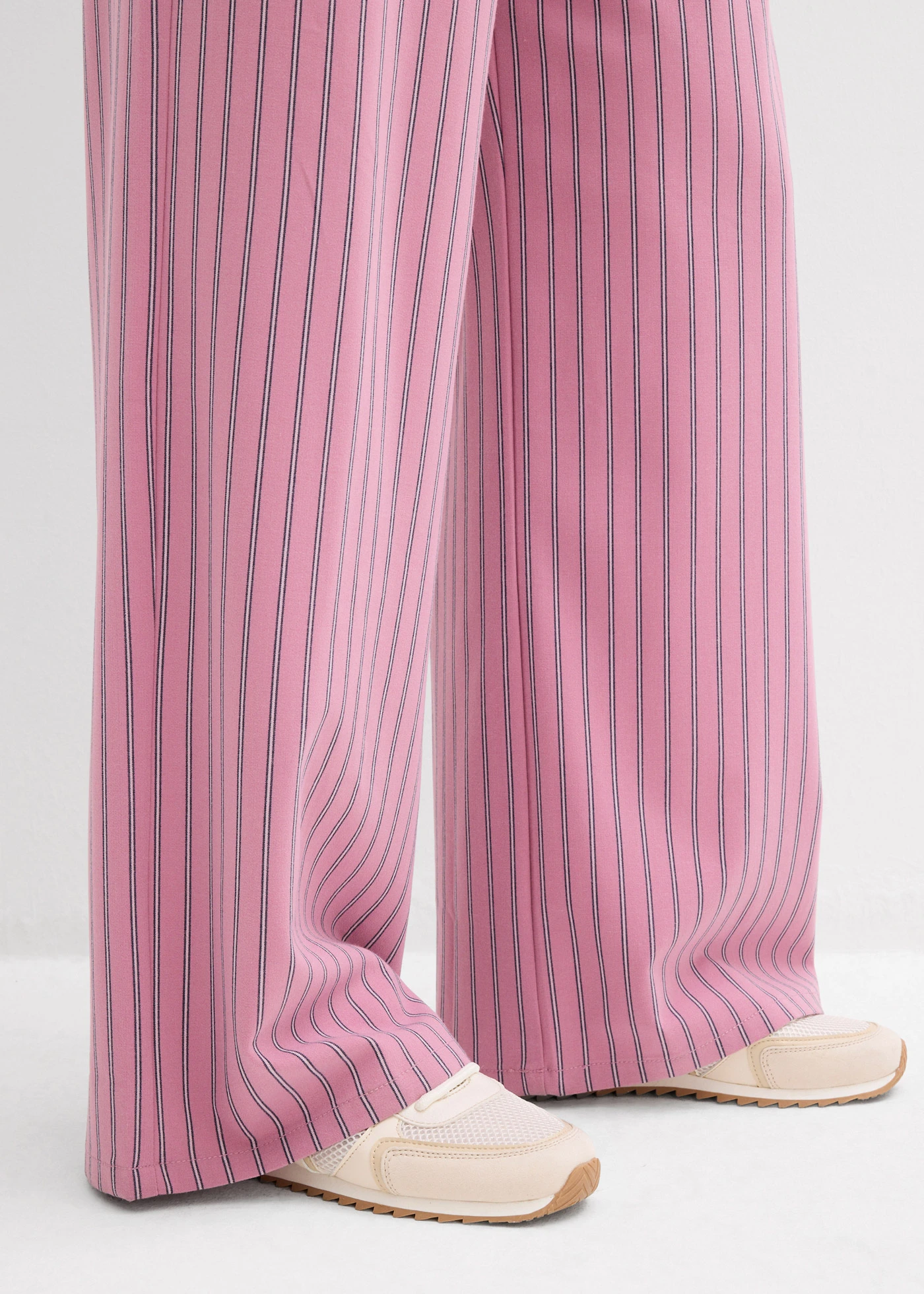 Nohavice bez zapínania z padavej kvality • slezová/biela/tmavomodrá    pozdĺž pásikované • obchod bonprix