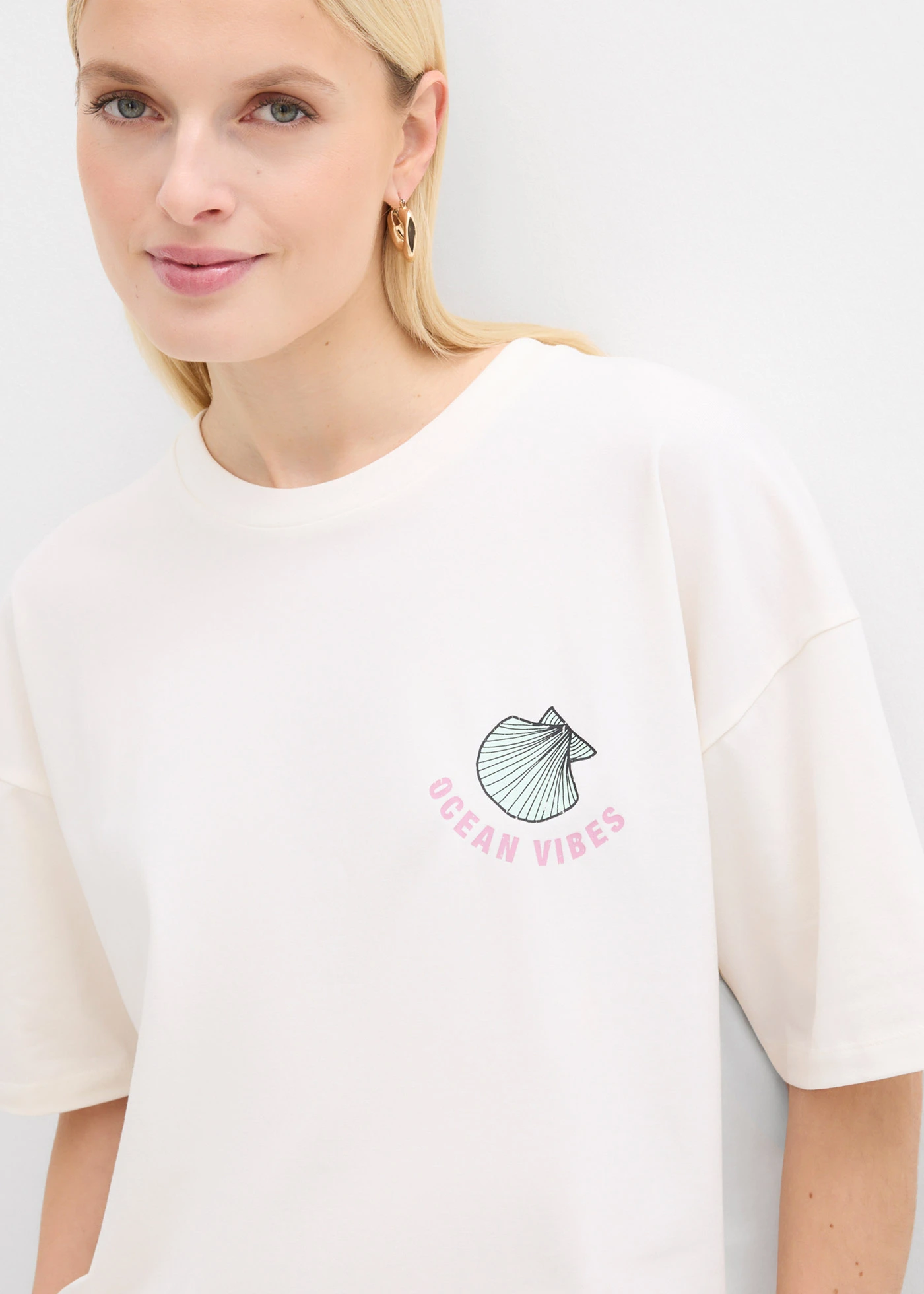 Tricou oversize • ecru-bleu cu imprimeu • magazin bonprix