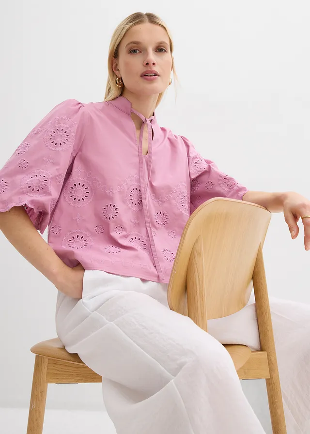 Bluză scurtă tip tunică cu broderie perforată • mov-maroniu • magazin bonprix
