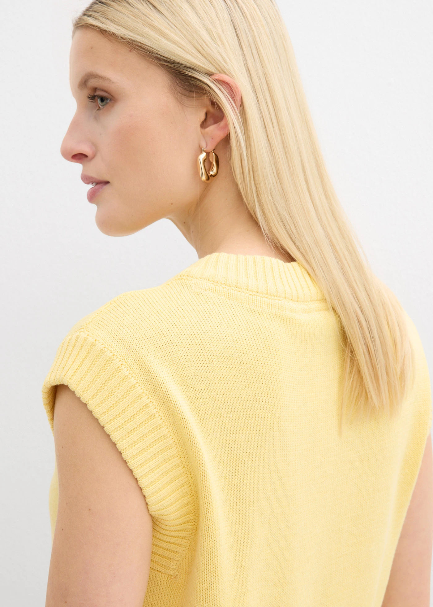 Gebreid vest • lichtgeel • bonprix online shop