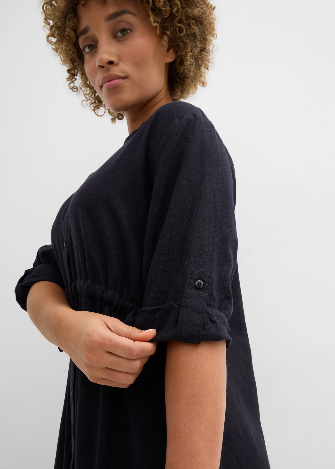 Robe midi • noir • Boutique bonprix