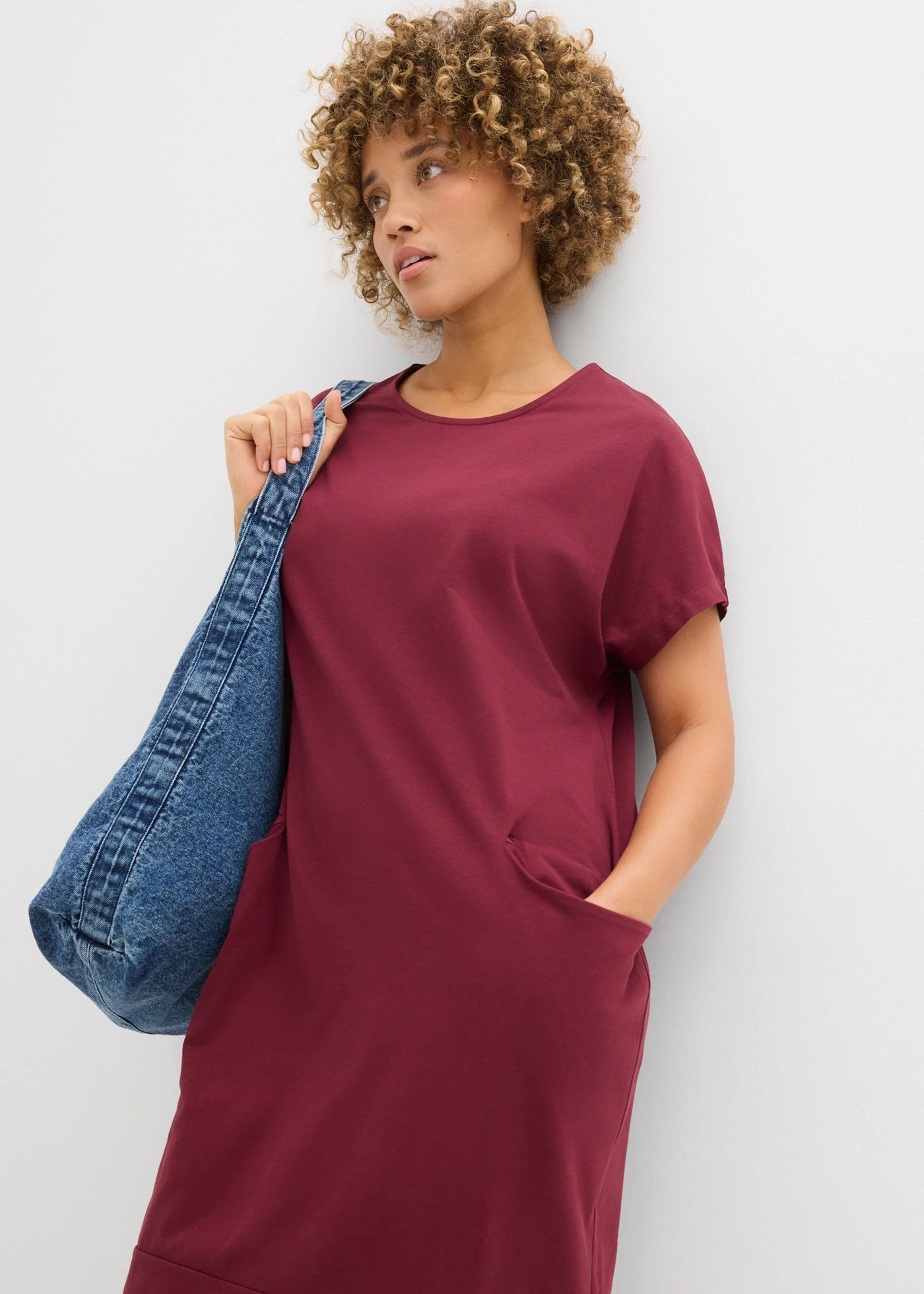 Rochie din jerse cu buzunare • roșu arțar • magazin bonprix