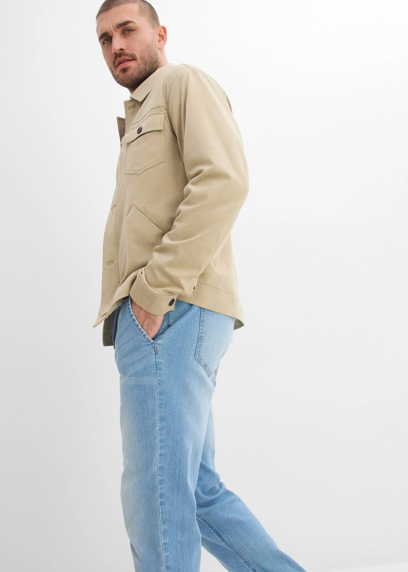 Jean droit et léger à taille élastiquée, regular • bleu clair denim • Boutique bonprix