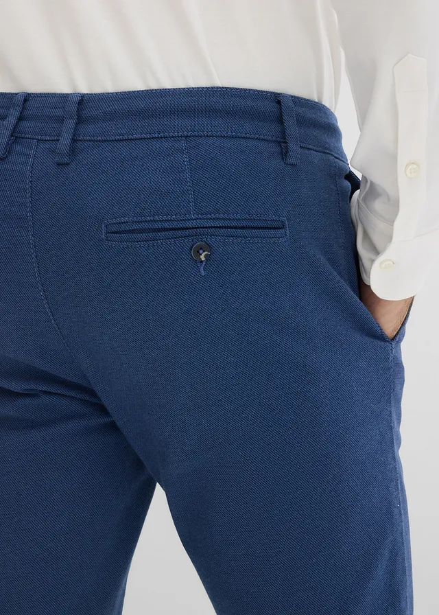 Spodnie chinosy regular fit, z regulowanym wygodnym pasem, straight • granatowy • sklep bonprix