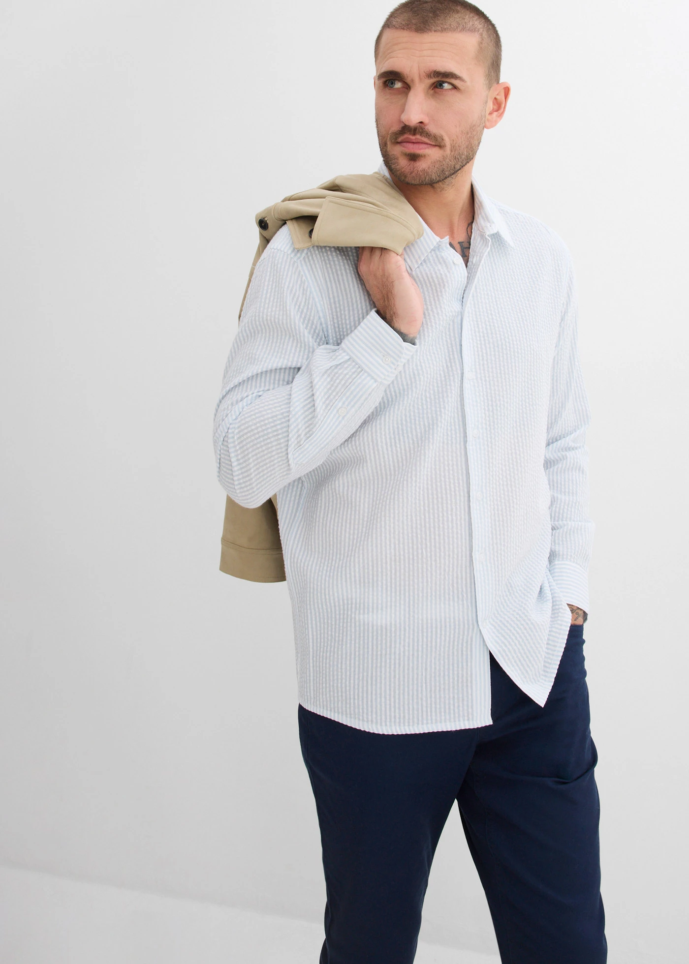 Overhemd van seersucker katoen, regular fit • poederblauw-wit verticaal gestreept • bonprix online shop