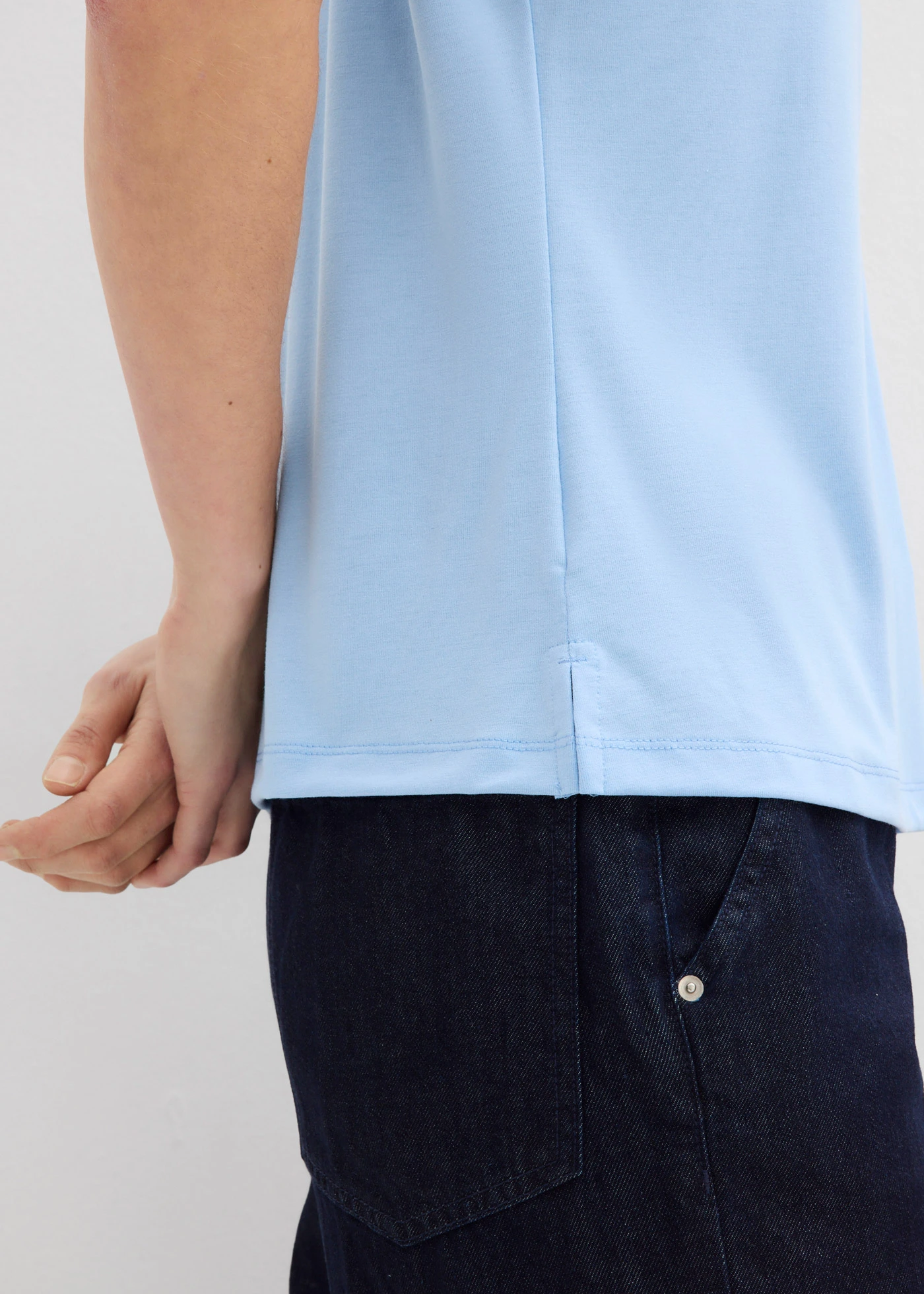 T-shirt met satijnen rand • lichtblauw • bonprix online shop