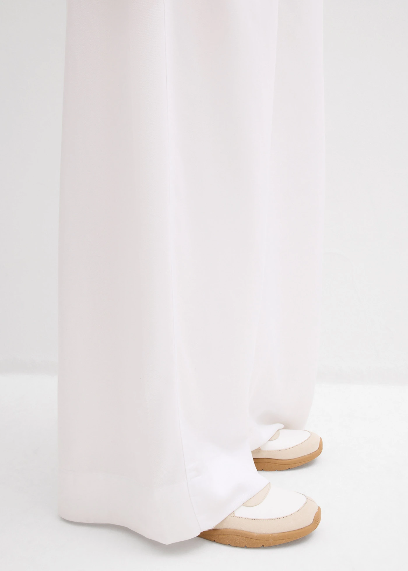 Pantalon à pinces en lyocell fluide • blanc • Boutique bonprix