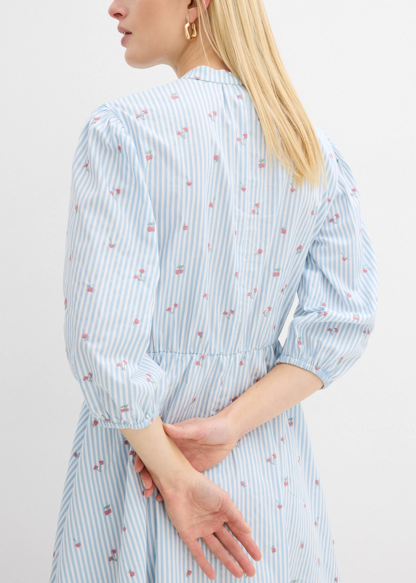 Robe courte 100% coton • bleu clair-blanc rayé • Boutique bonprix