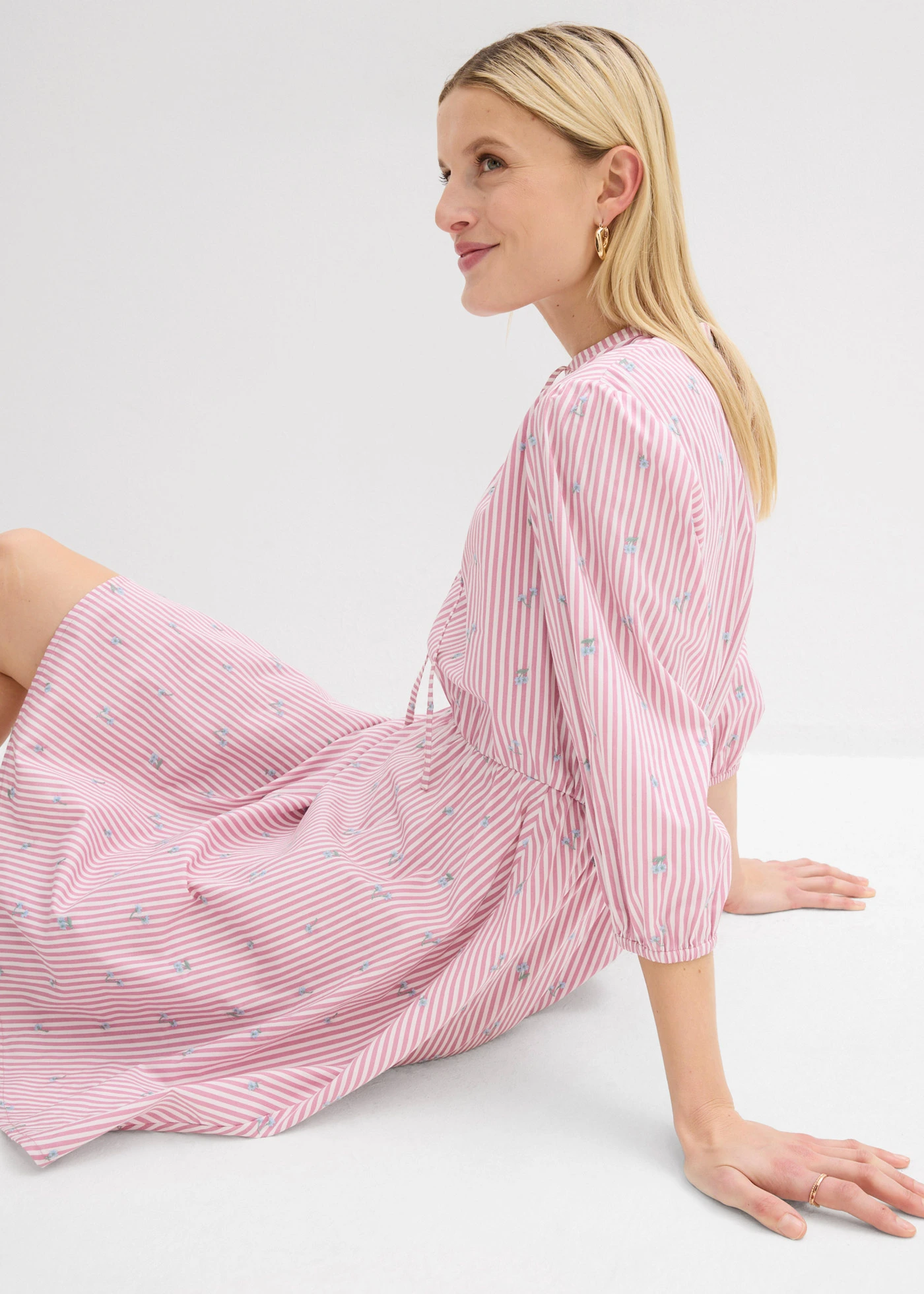 Robe courte 100% coton • mauve-blanc rayé • Boutique bonprix