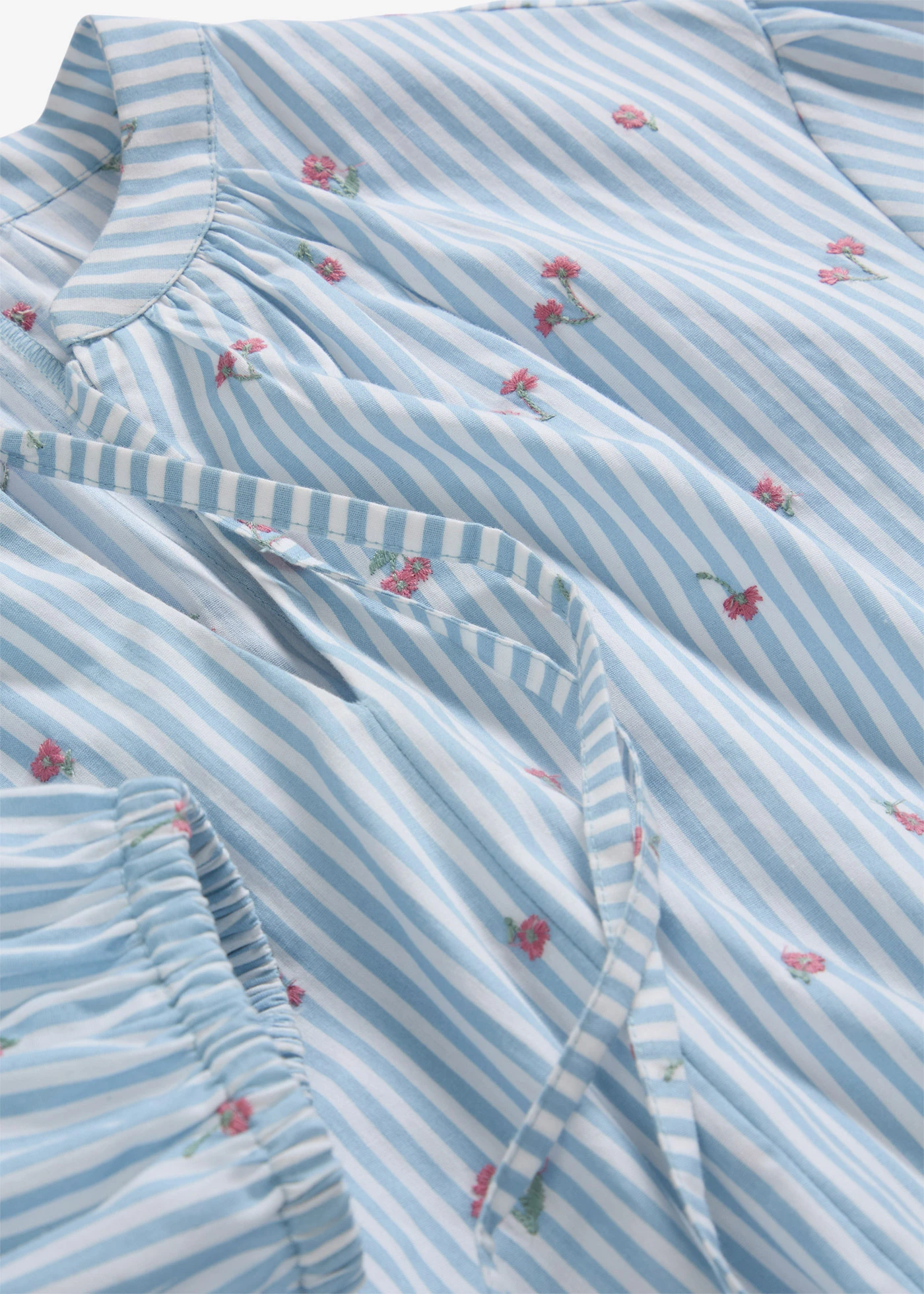 Robe courte 100% coton • bleu clair-blanc rayé • Boutique bonprix