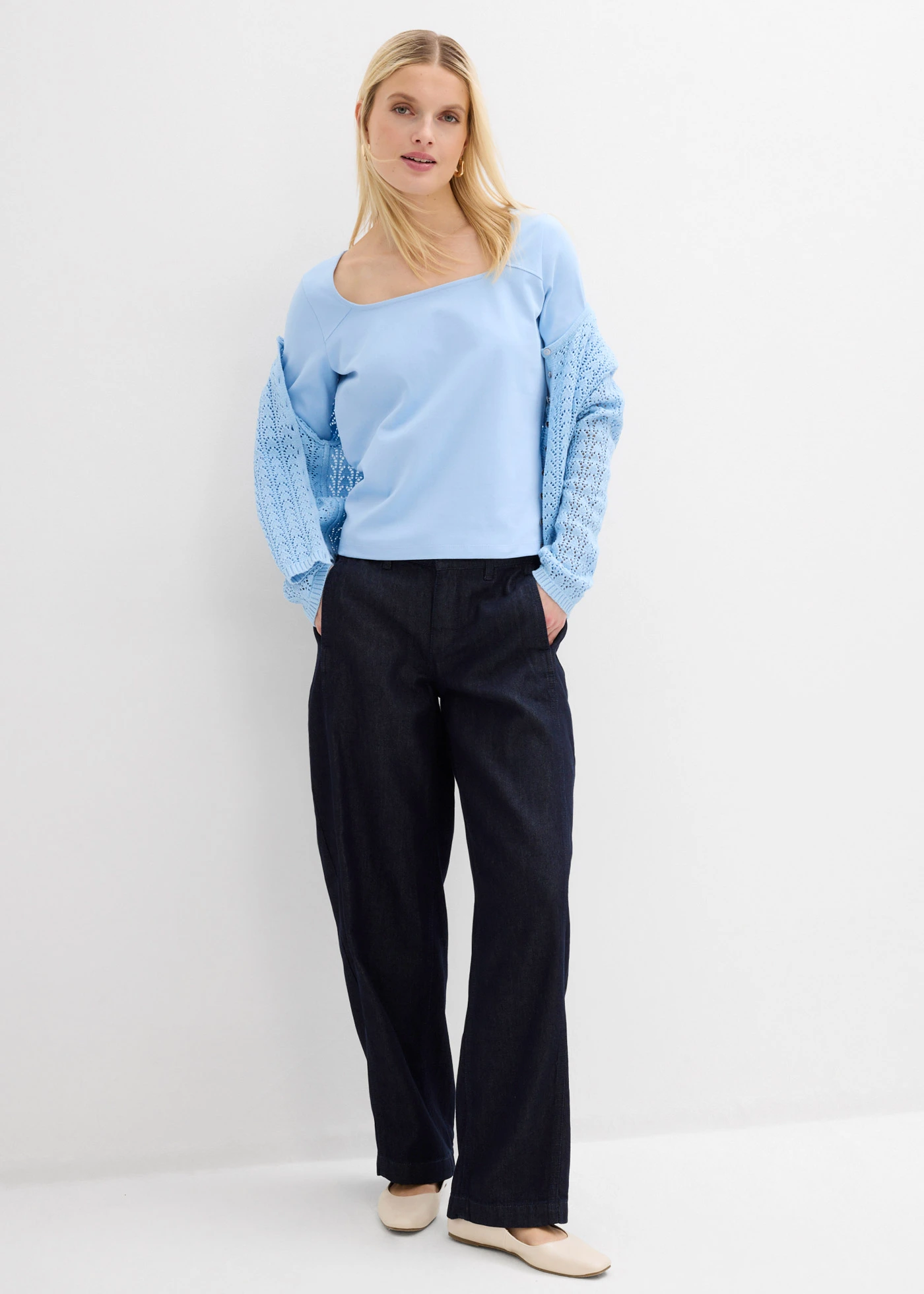 T-shirt en coton épais • bleu clair • Boutique bonprix