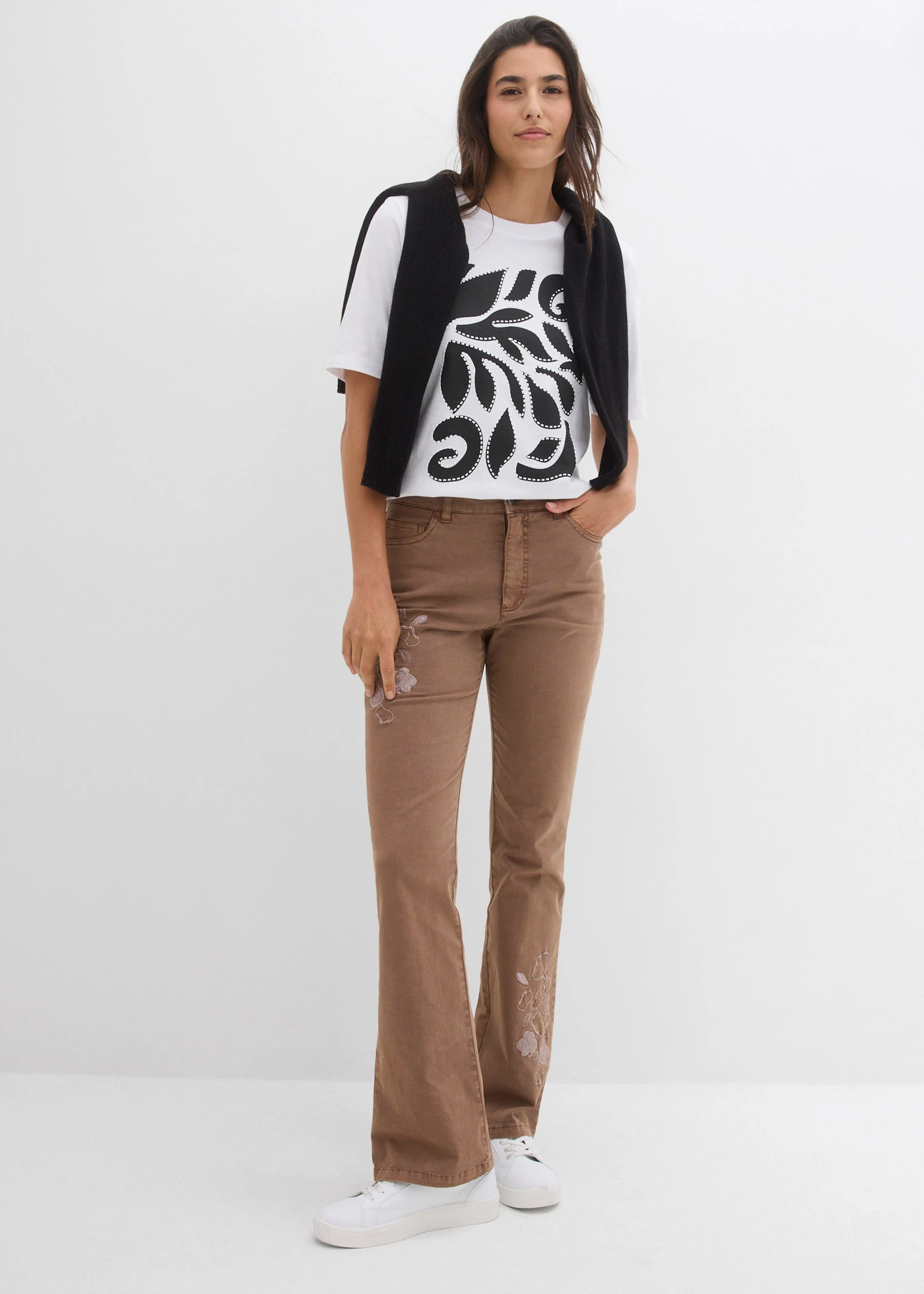 Pantaloni bootcut cu broderie • maro castaniu • magazin bonprix