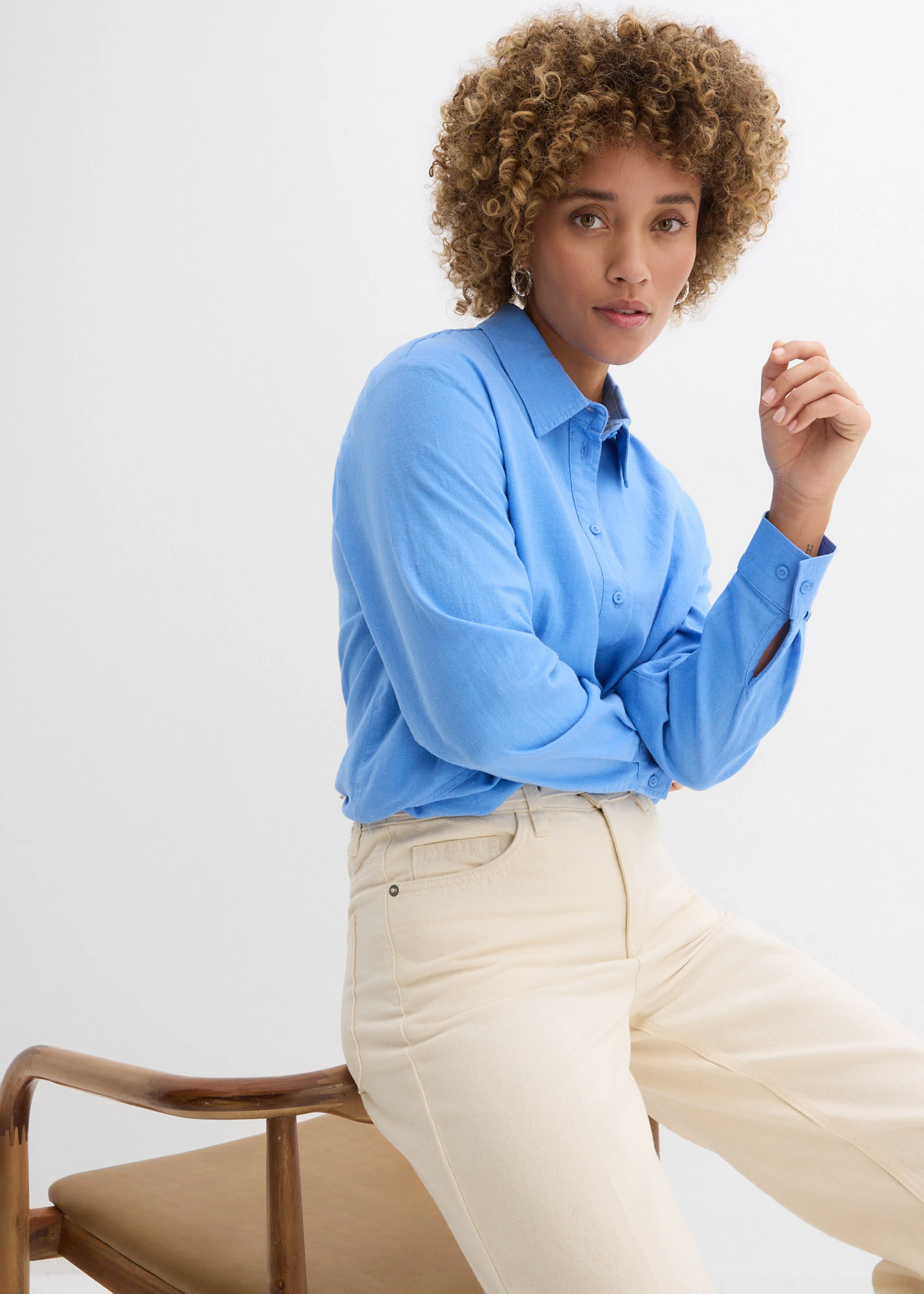 Blúzka z pláteného mixu • stredne modrá • obchod bonprix