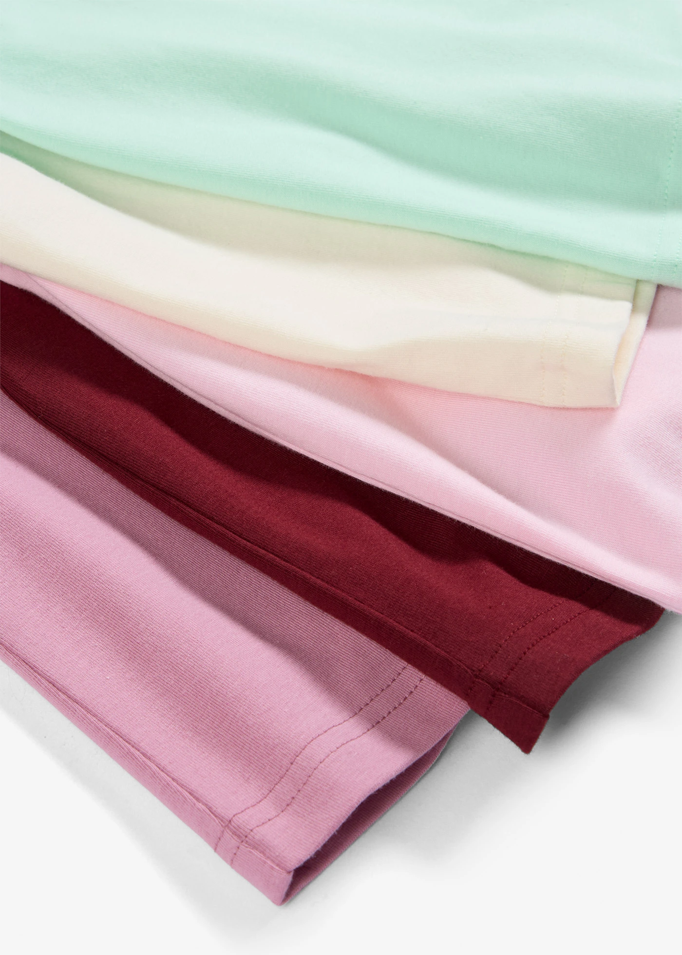 Tricou din material elastic cu bumbac organic (5 buc. /pachet) • roz-cristal+alb perlat+ verde-mentă deschis + mov-maroniu+roșu rubiniu • magazin bonprix