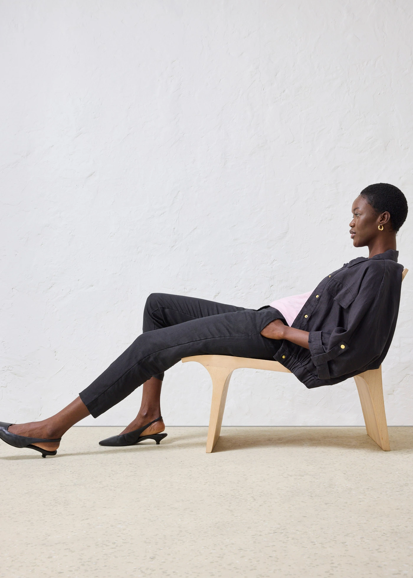 Pantaloni ceva mai scurți din in 100% • negru • magazin bonprix