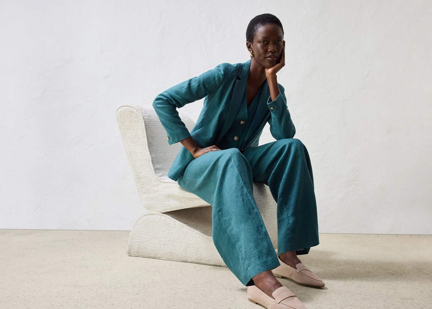 Spodnie z zakładkami, z czystego lnu • zielony pieprz • sklep bonprix