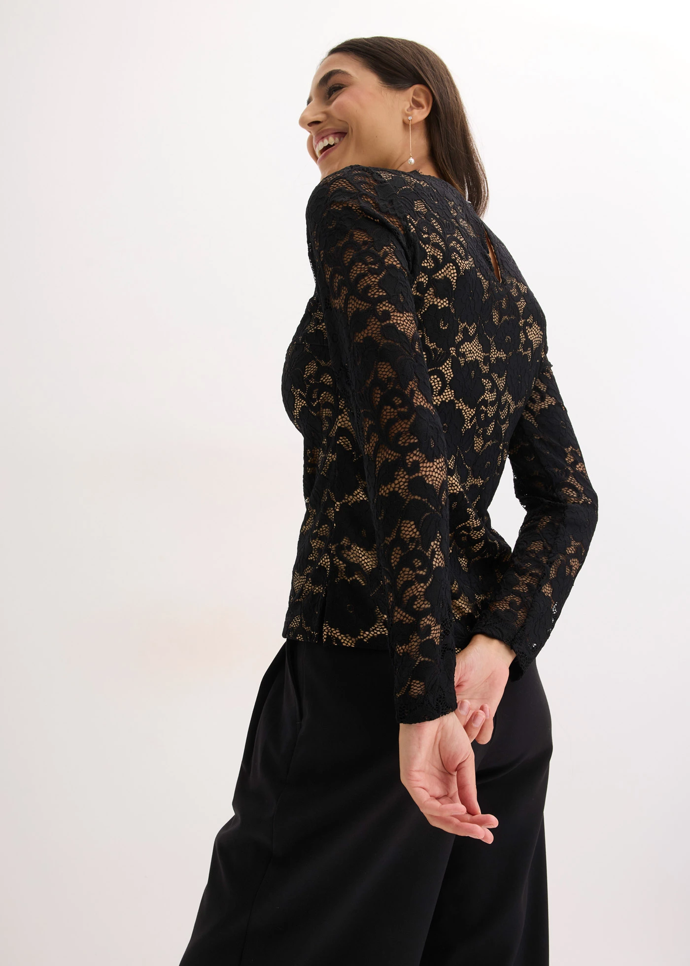 Haut manches longues en dentelle • noir • Boutique bonprix